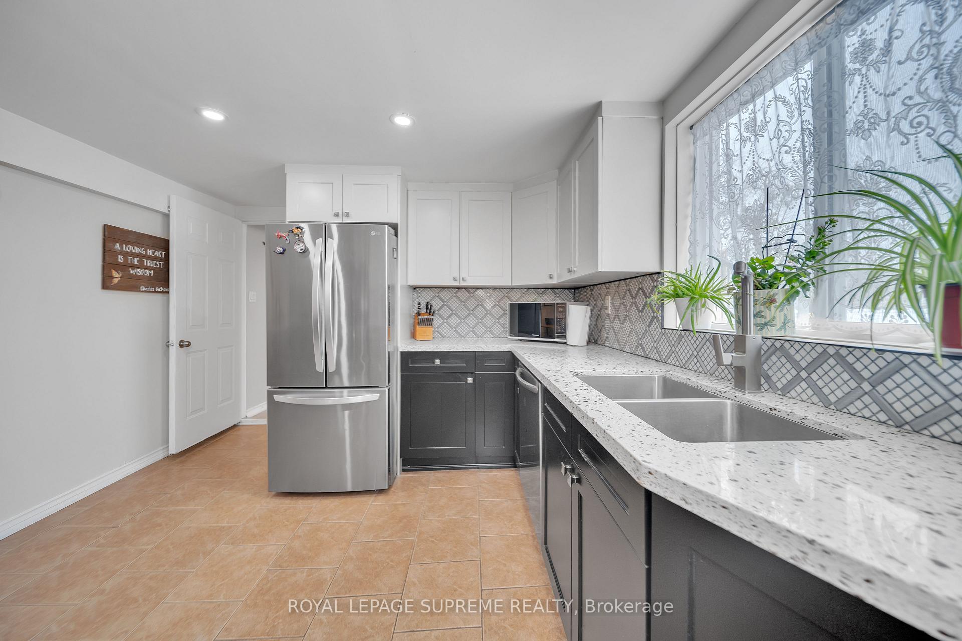 8740 12 Highway, Oro-Medonte