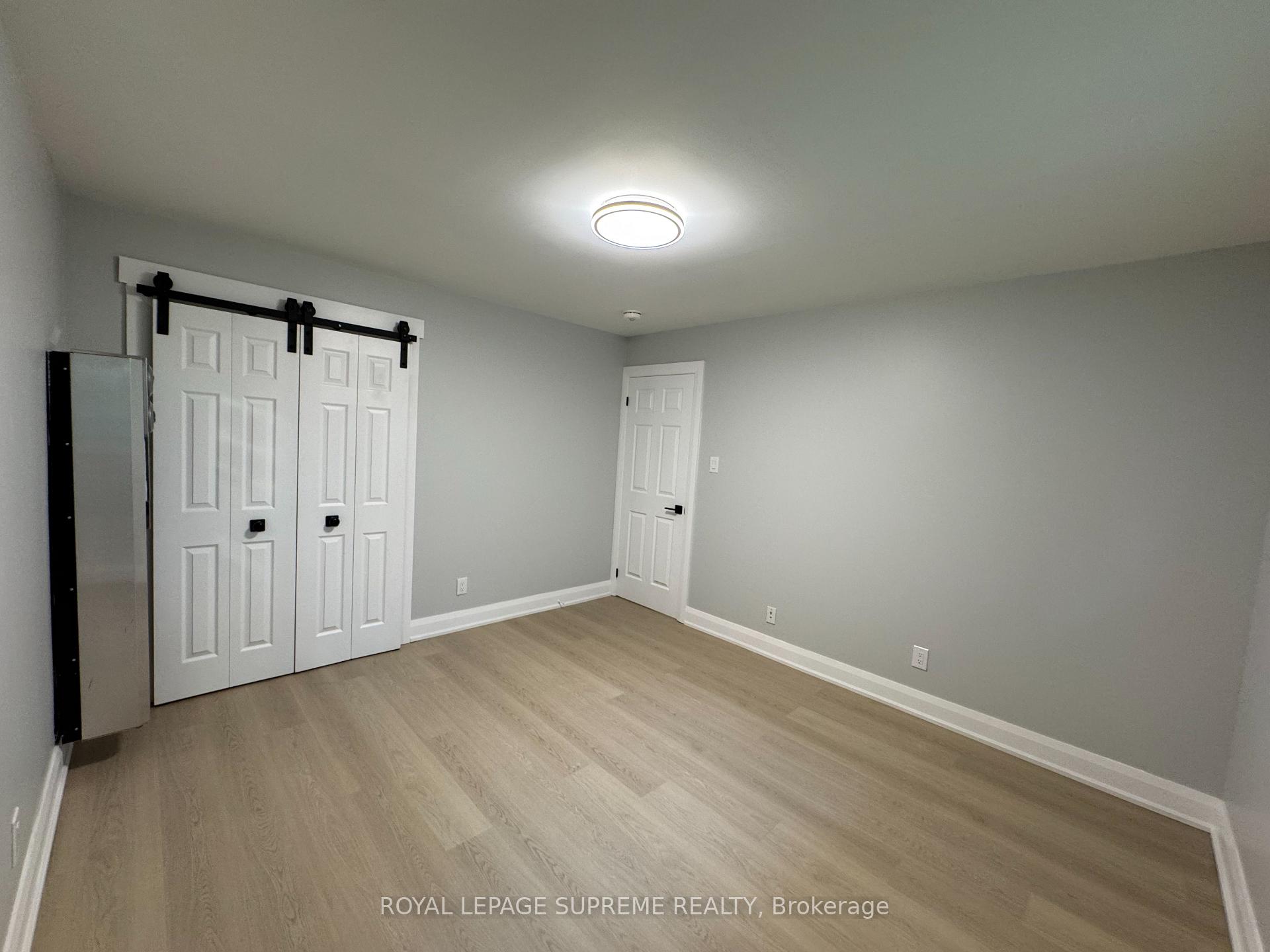 8 Redwood Court Upper