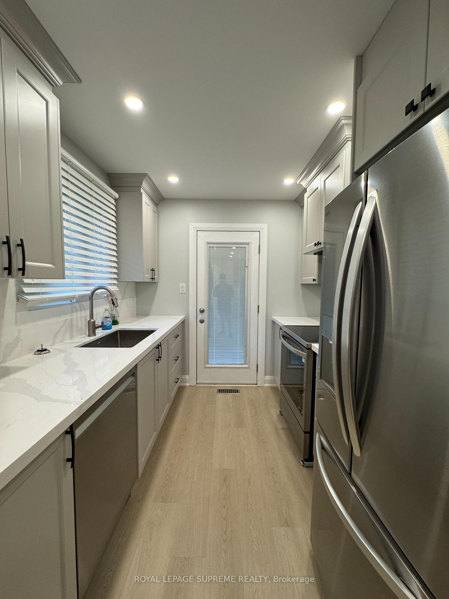 8 Redwood Court Upper