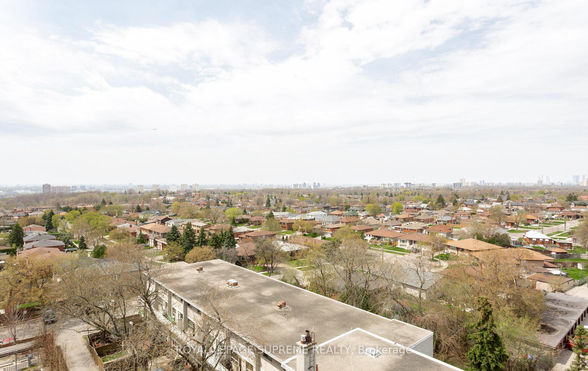 #903 - 2800 Keele Street, Toronto Unit: 903