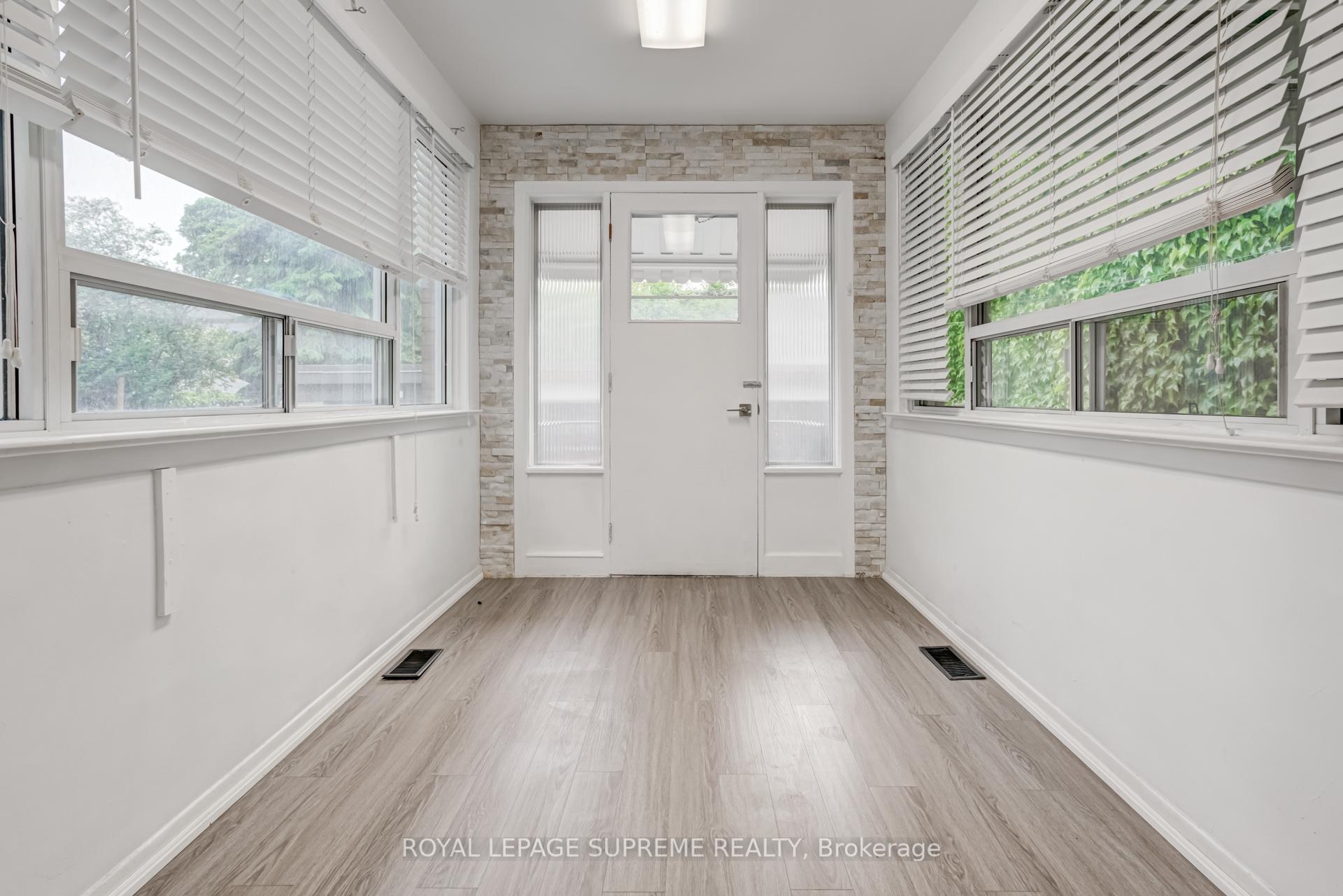#1 - 118 Runnymede Road, Toronto Unit: 1