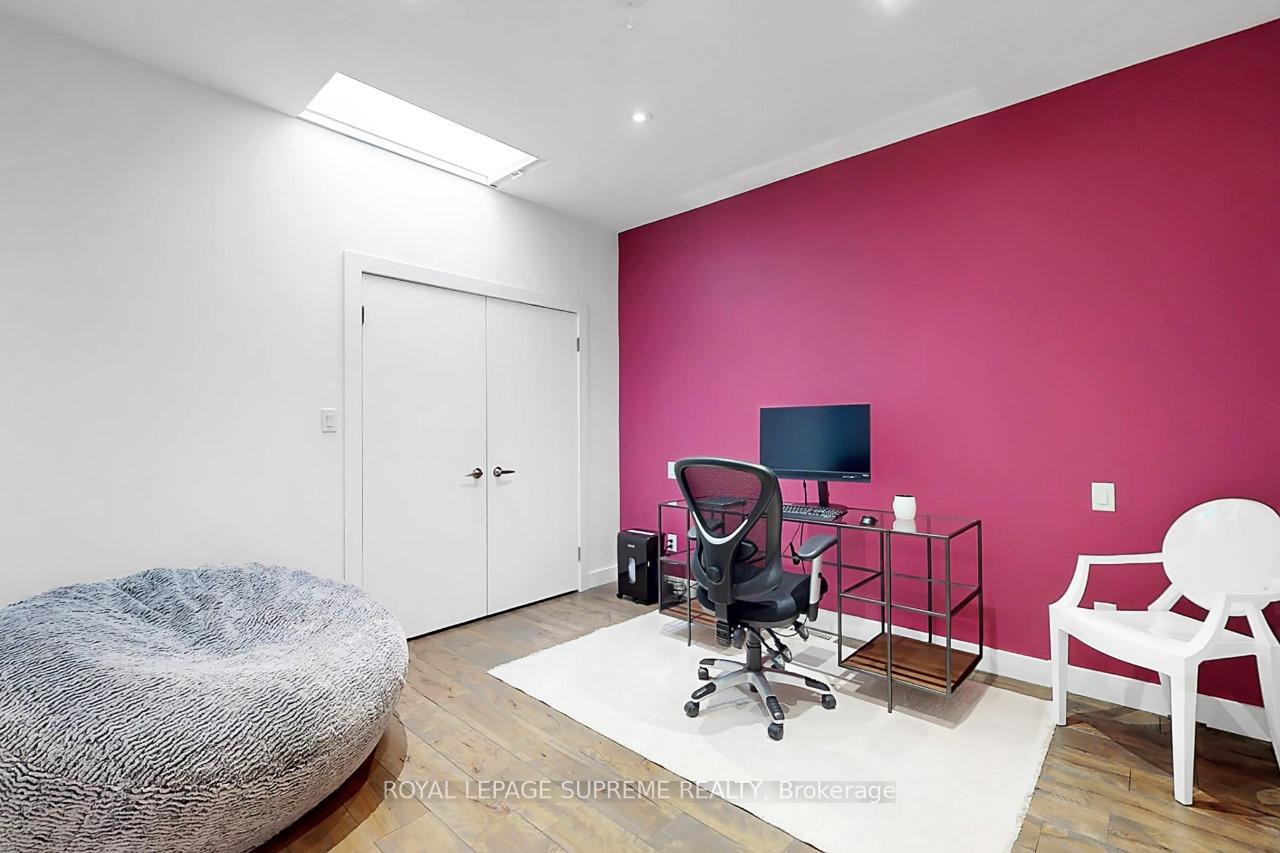 291 Gilbert Avenue, Toronto W03