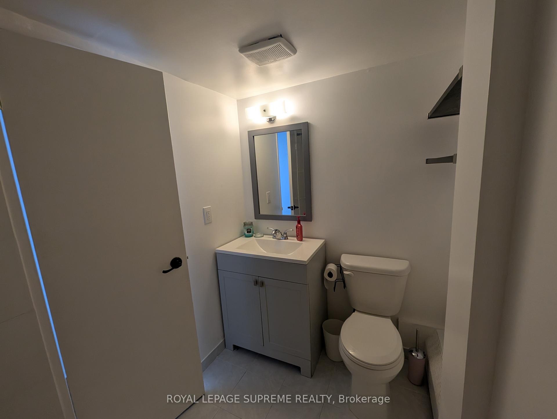 541 Blackthorn Avenue 1514, Toronto W03 Unit: 1514