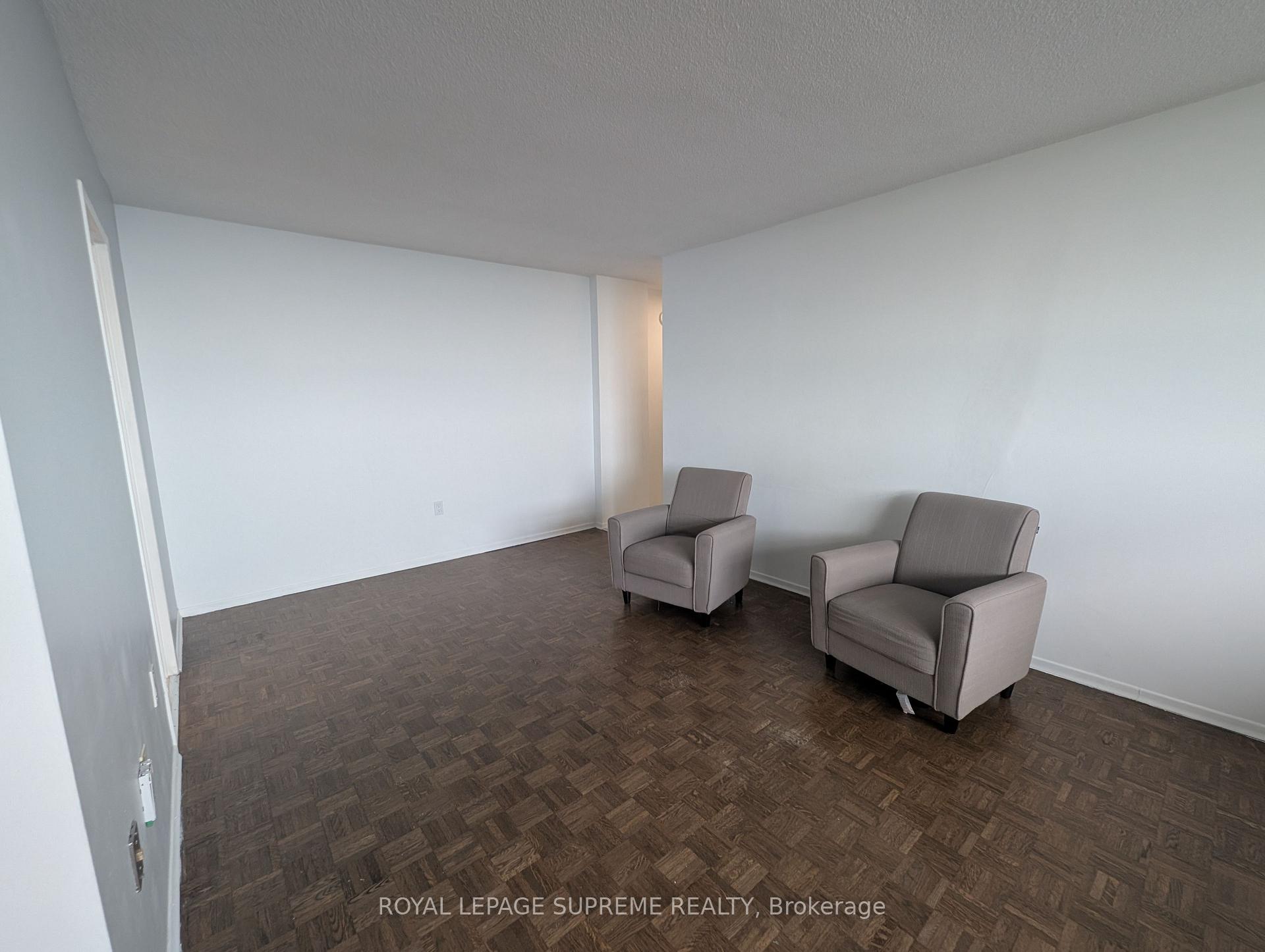 541 Blackthorn Avenue 1514, Toronto W03 Unit: 1514