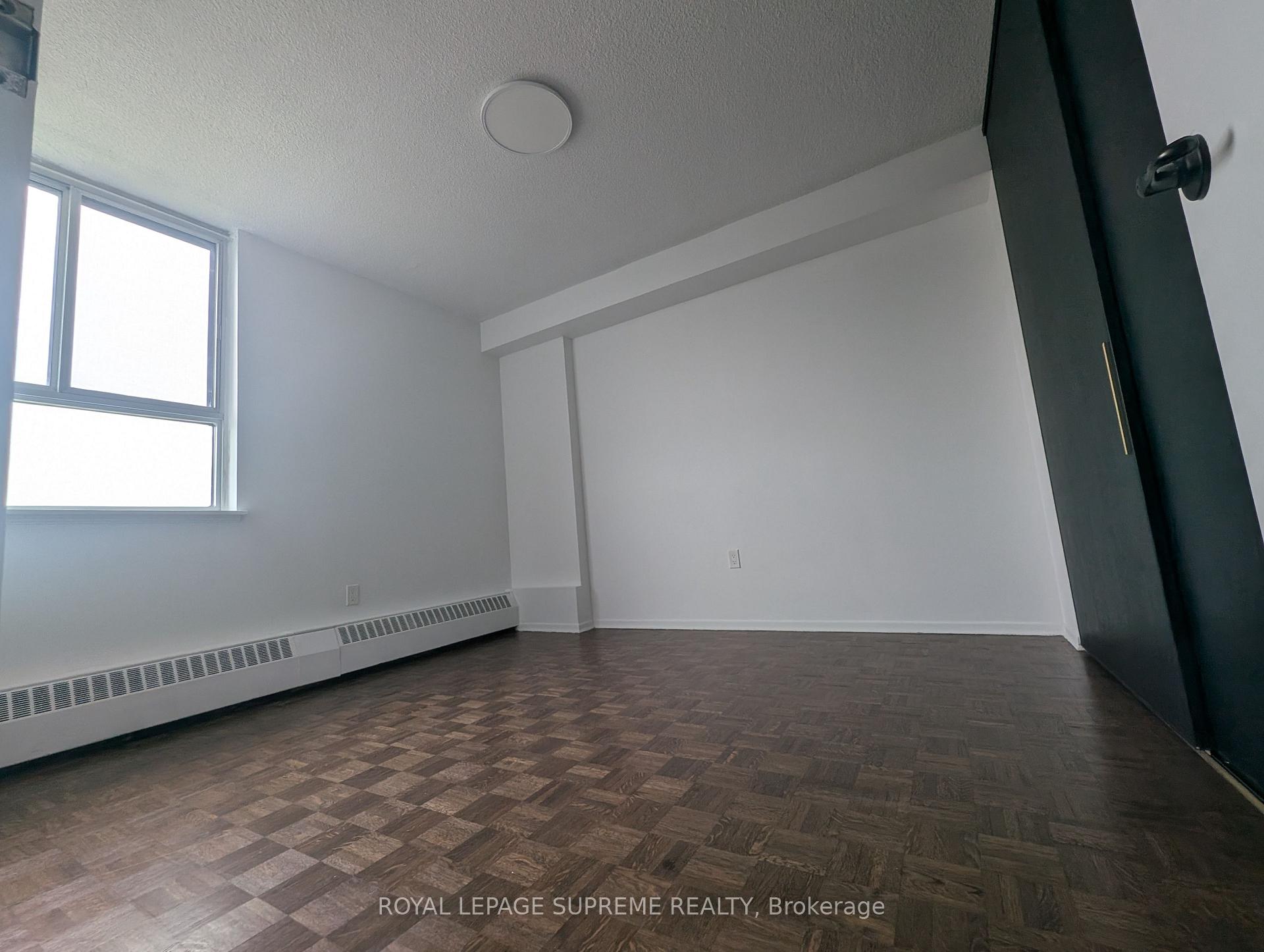 541 Blackthorn Avenue 1514, Toronto W03 Unit: 1514