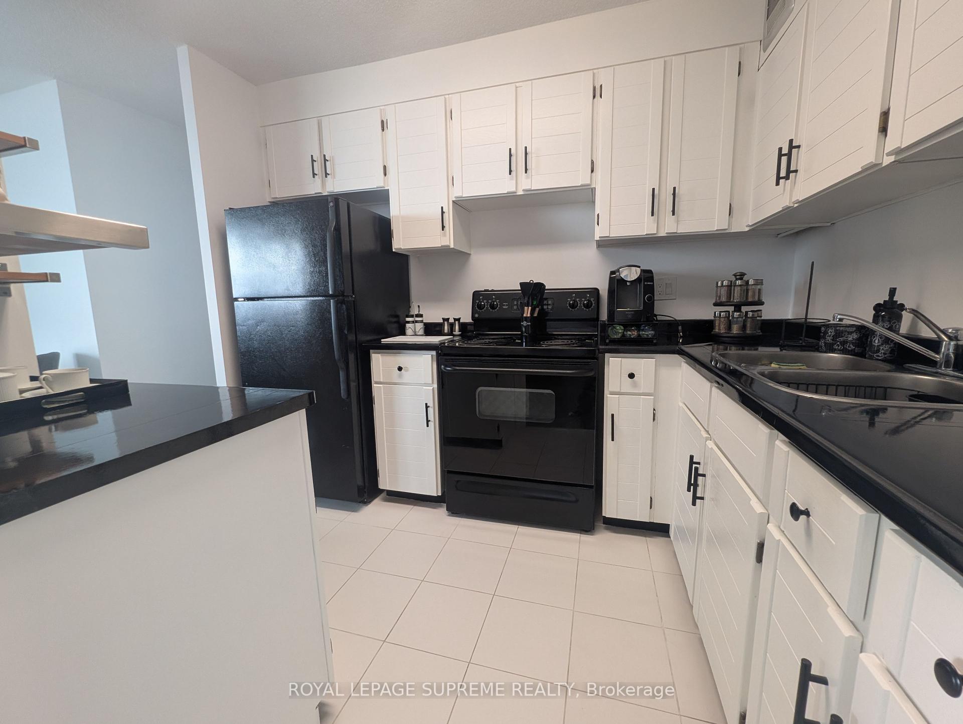 541 Blackthorn Avenue 1514, Toronto W03 Unit: 1514