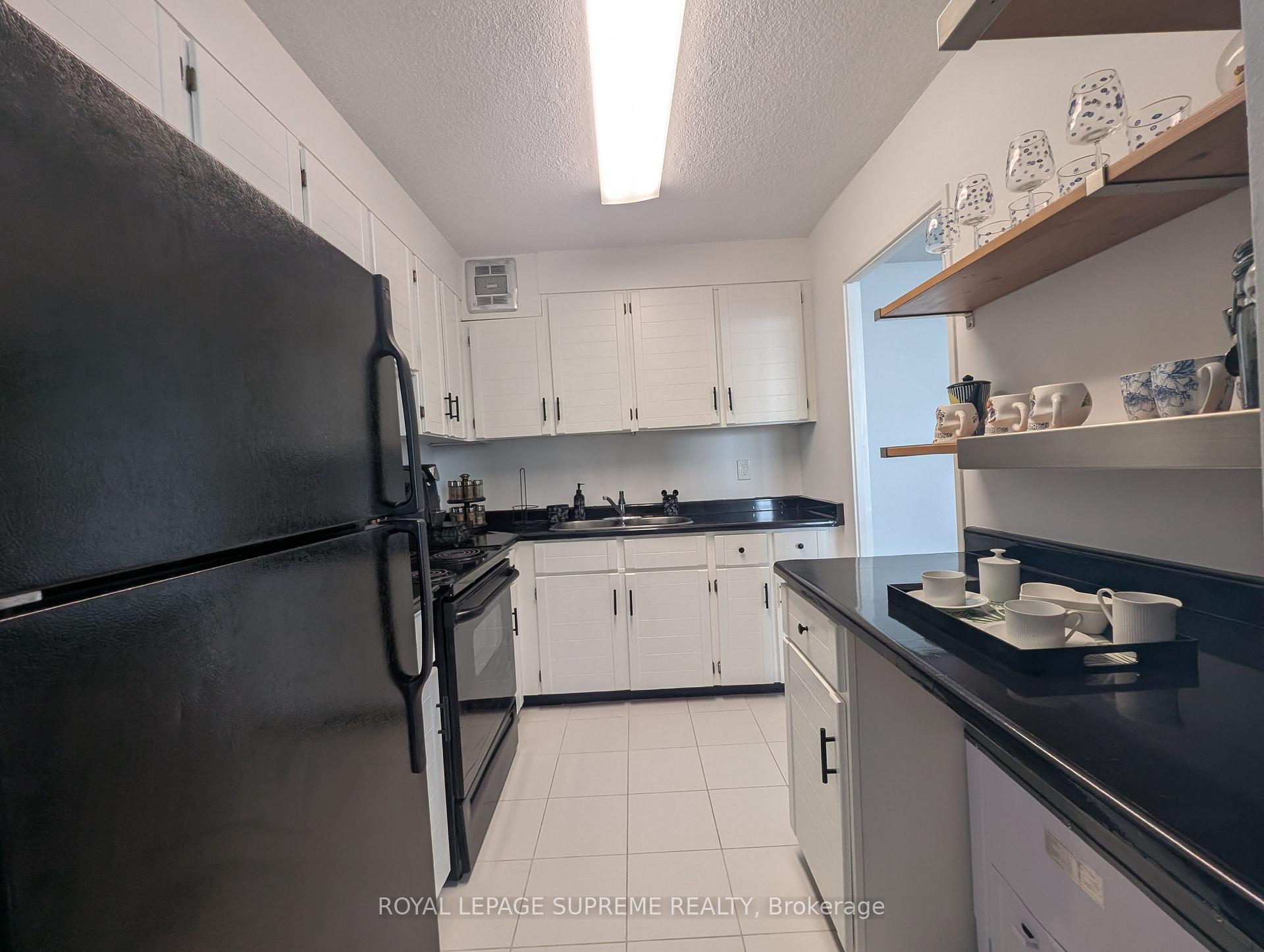 541 Blackthorn Avenue 1514, Toronto W03 Unit: 1514