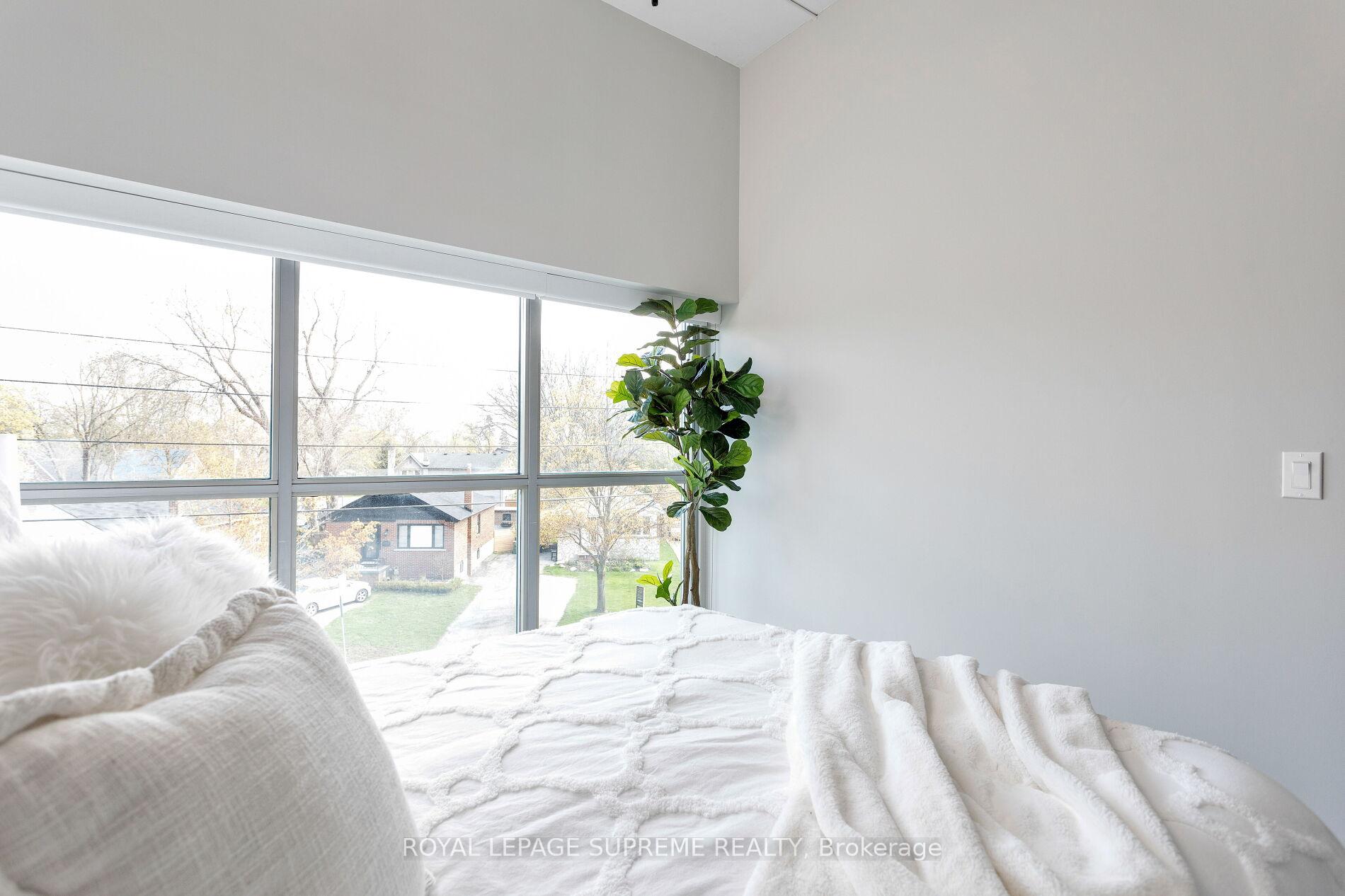 #209 - 2 Fieldway Road, Toronto Unit: 209