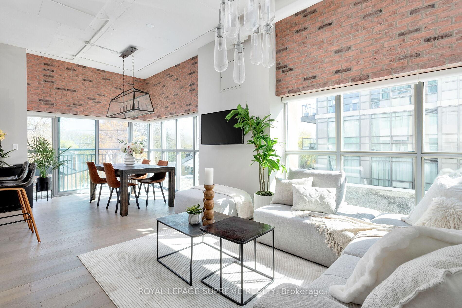 #209 - 2 Fieldway Road, Toronto Unit: 209