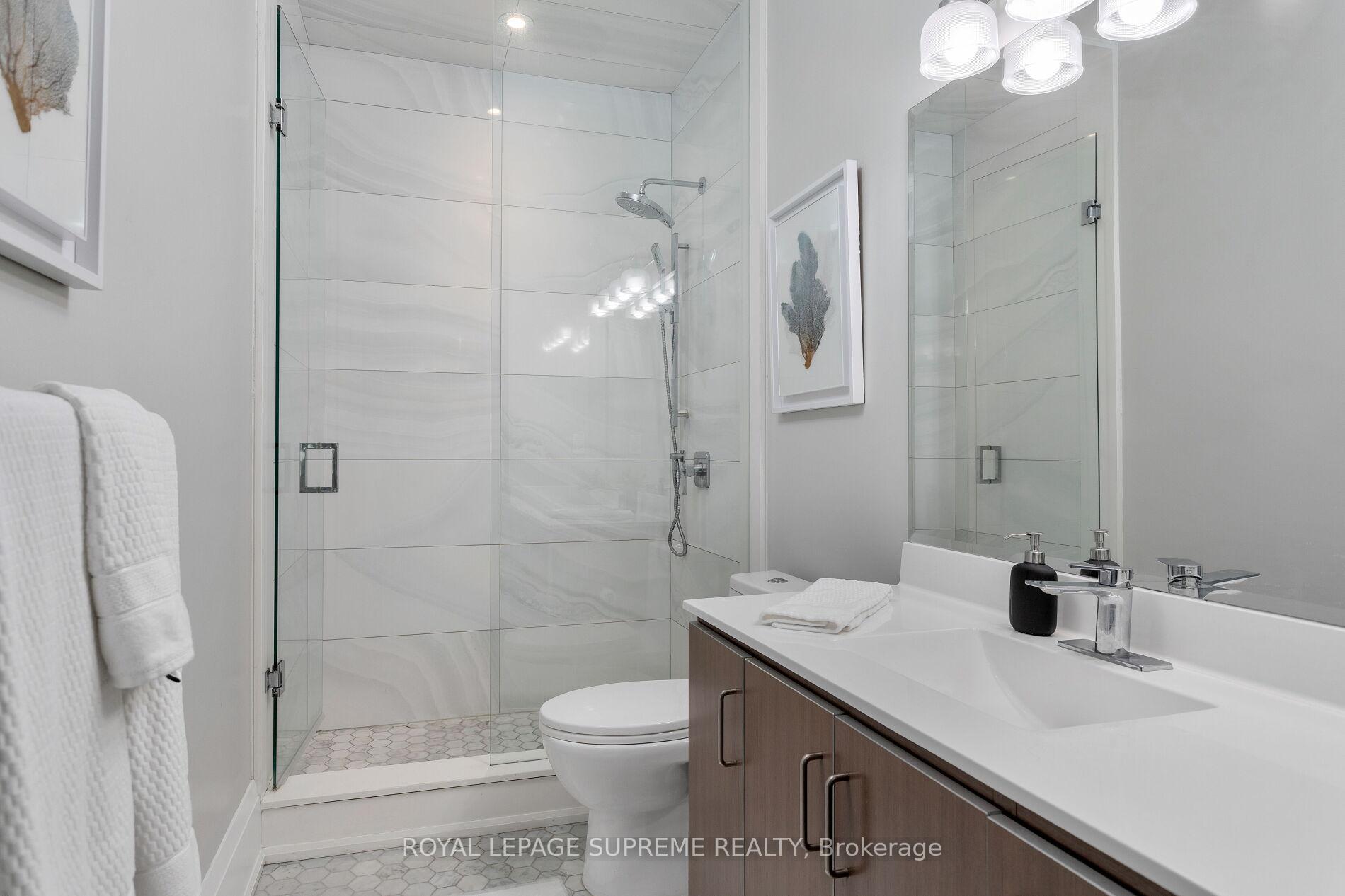 #209 - 2 Fieldway Road, Toronto Unit: 209