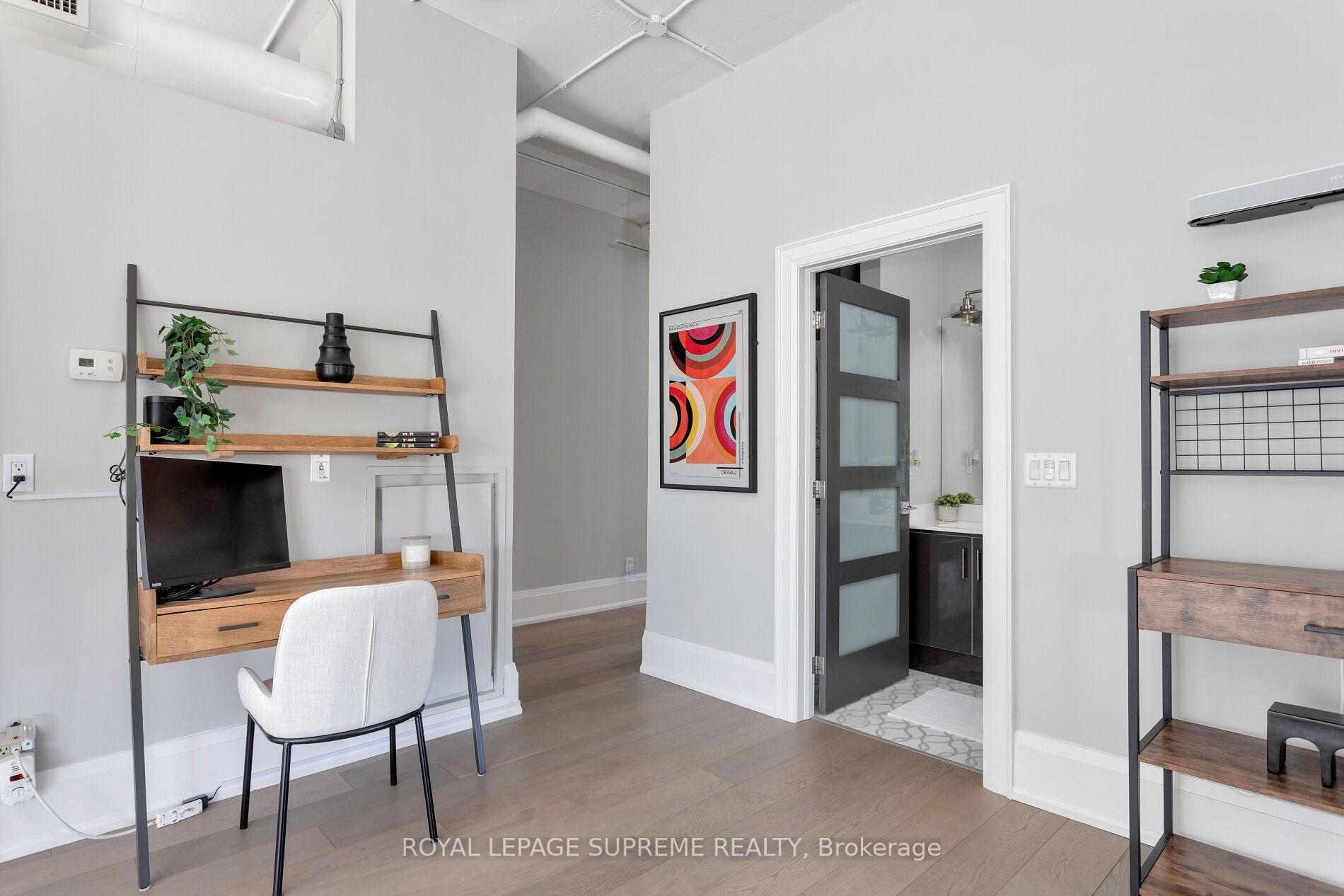 #209 - 2 Fieldway Road, Toronto Unit: 209
