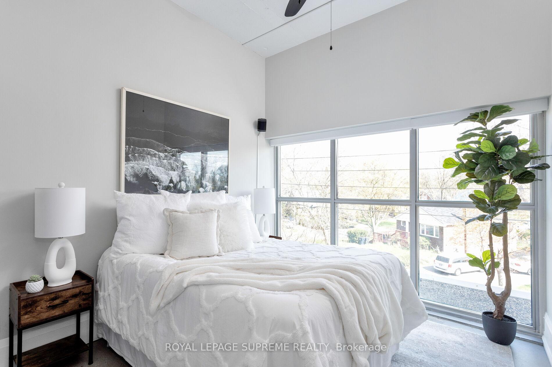 #209 - 2 Fieldway Road, Toronto Unit: 209