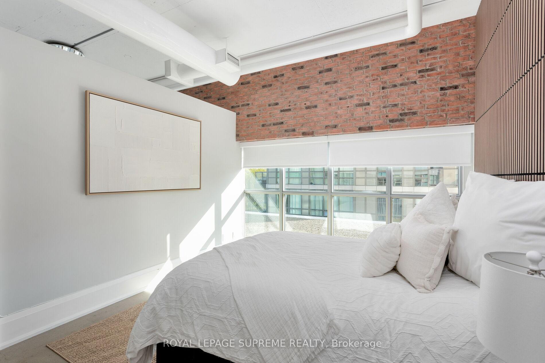 #209 - 2 Fieldway Road, Toronto Unit: 209