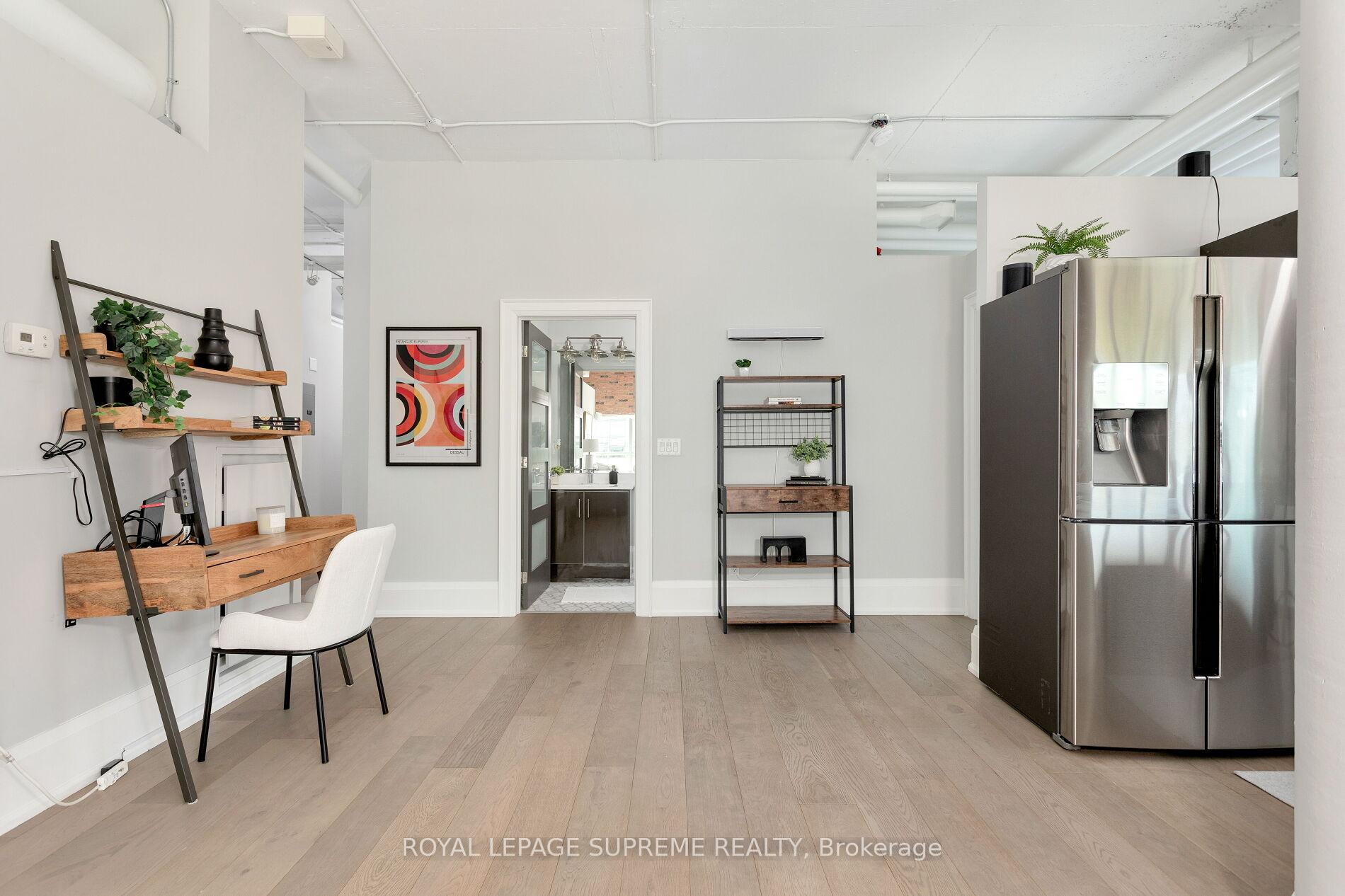 #209 - 2 Fieldway Road, Toronto Unit: 209