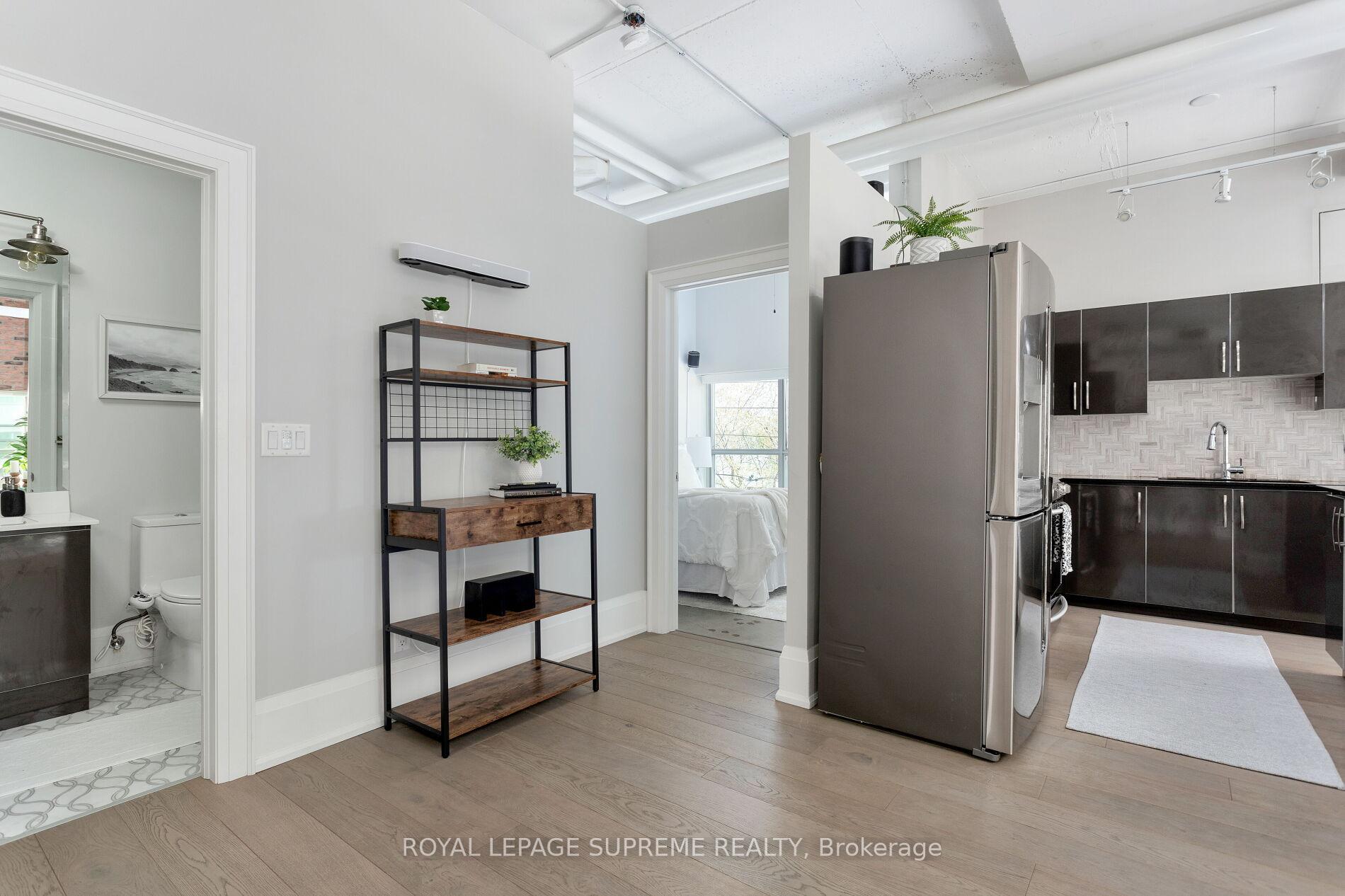 #209 - 2 Fieldway Road, Toronto Unit: 209