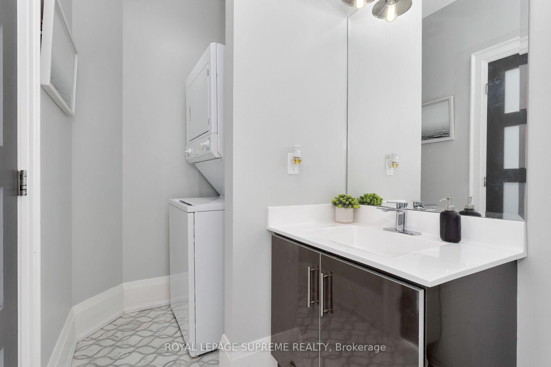 #209 - 2 Fieldway Road, Toronto Unit: 209