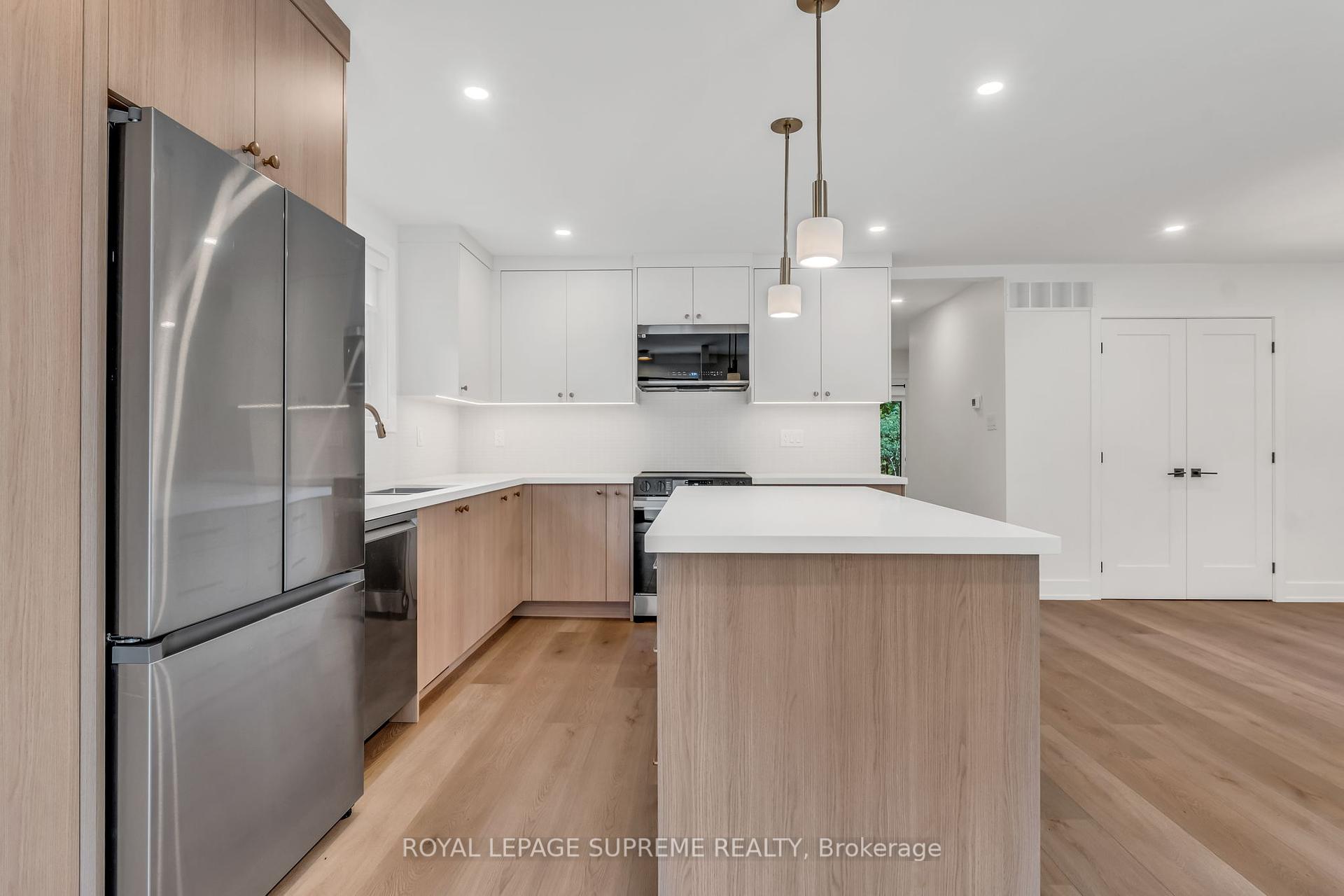 #Upper - 485 Anthony Drive Unit: Upper