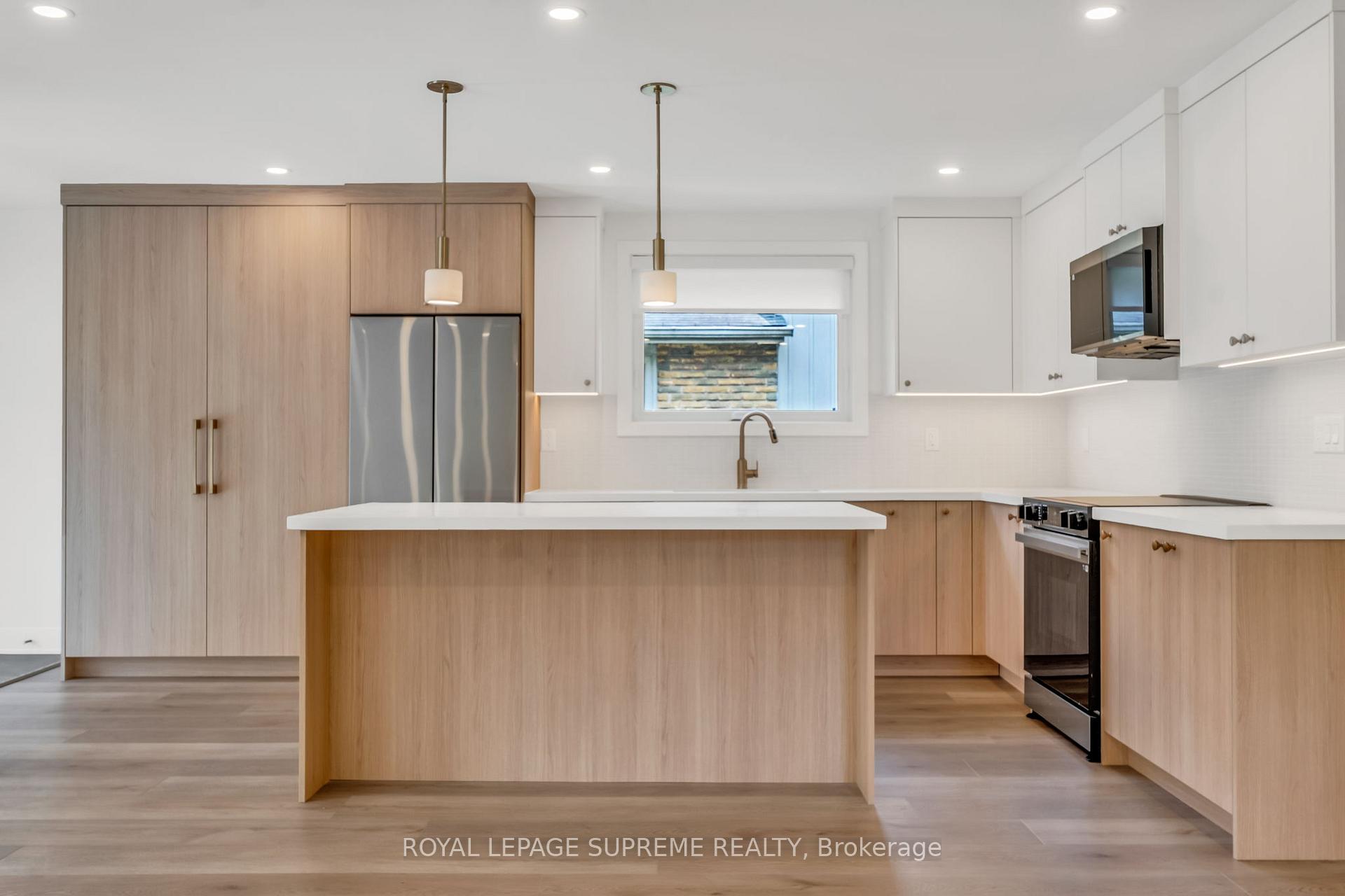 #Upper - 485 Anthony Drive Unit: Upper