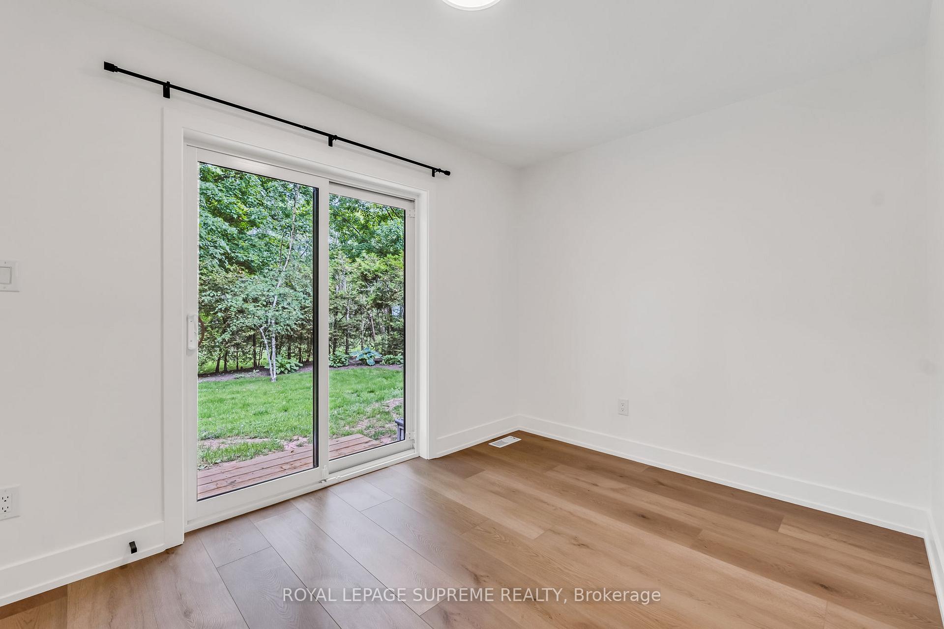 #Upper - 485 Anthony Drive Unit: Upper