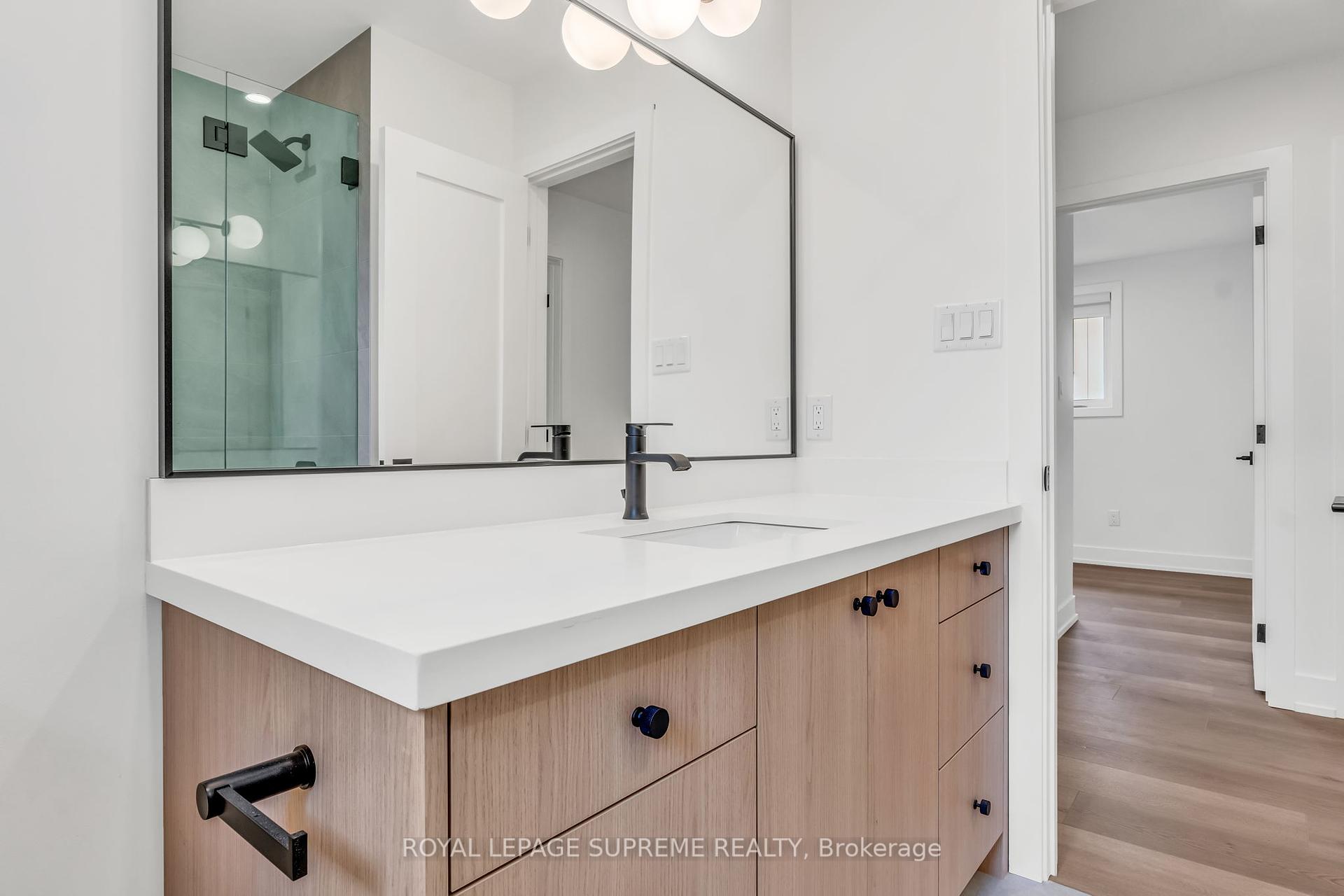 #Upper - 485 Anthony Drive Unit: Upper