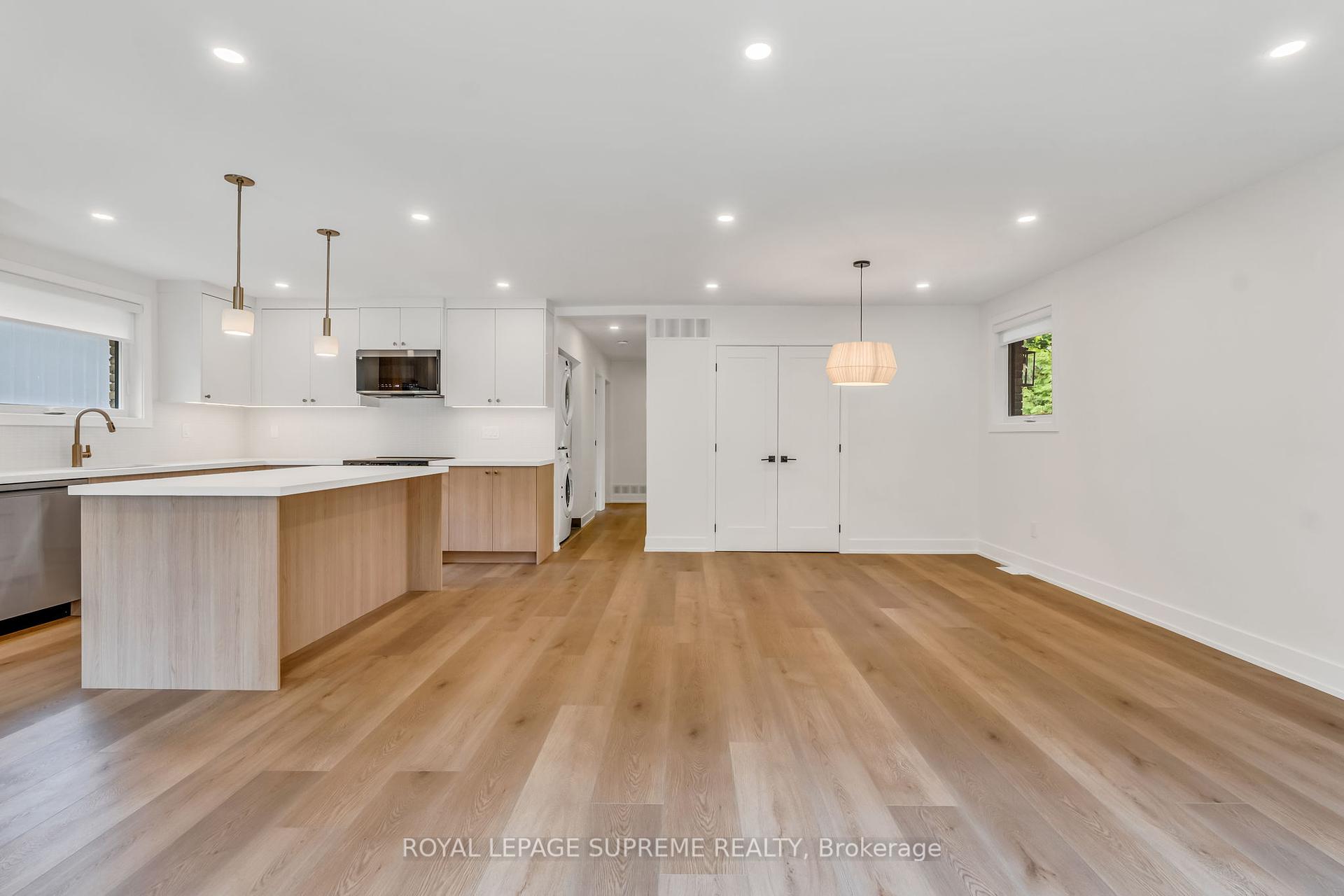 #Upper - 485 Anthony Drive Unit: Upper
