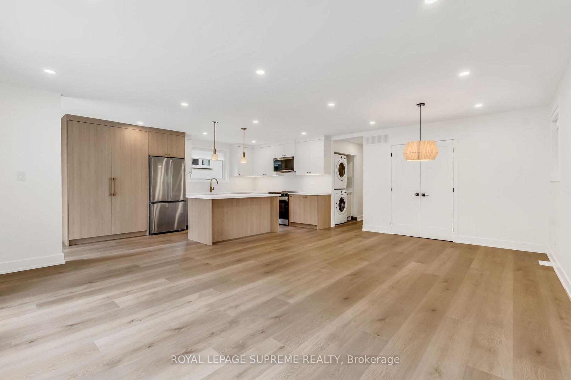 #Upper - 485 Anthony Drive Unit: Upper