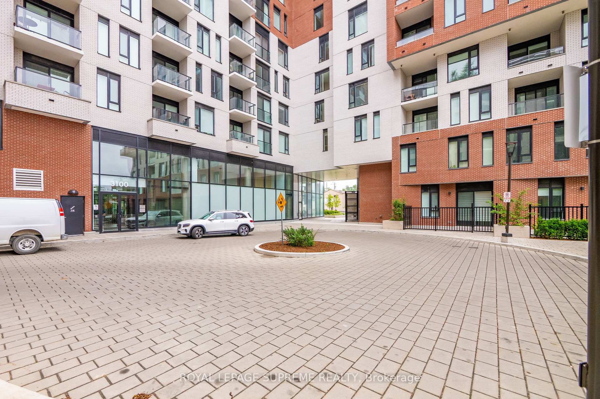 #925 - 3100 Keele Street, Toronto Unit: 925