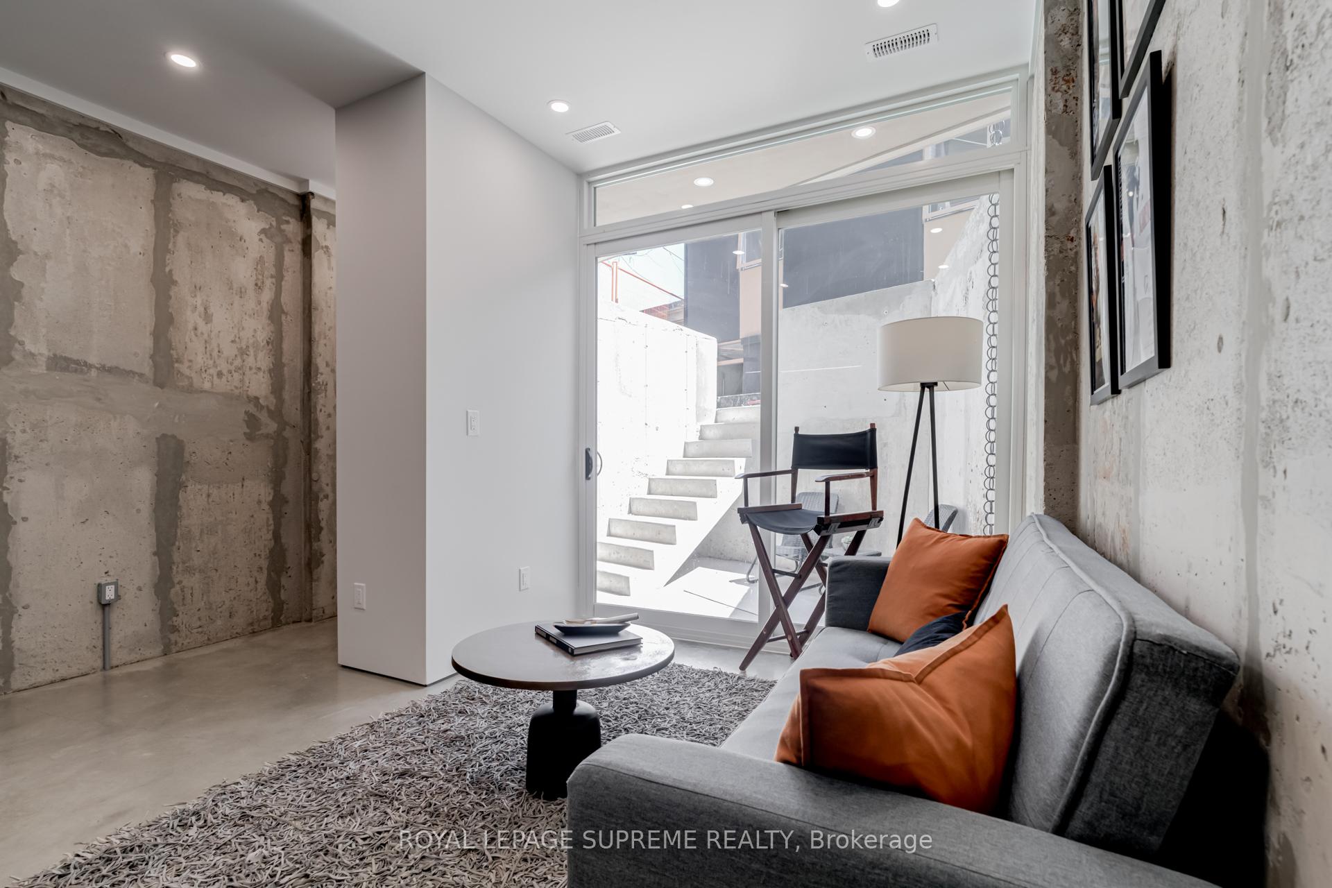 101 Bernice Crescent 2, Toronto W03 Unit: 2