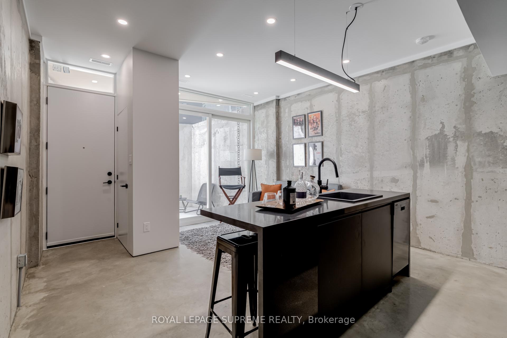 101 Bernice Crescent 2, Toronto W03 Unit: 2