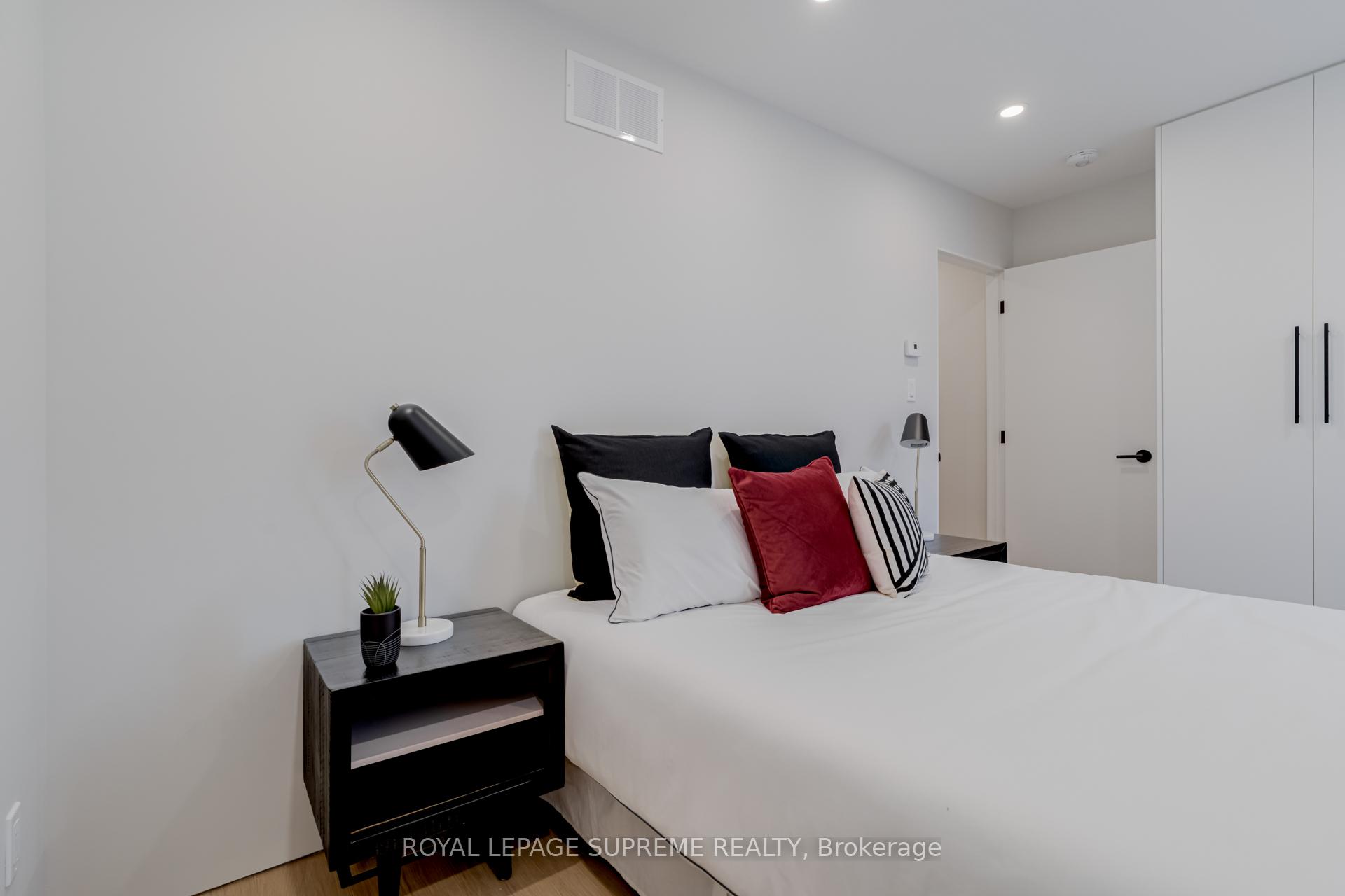 101 Bernice Crescent 2, Toronto W03 Unit: 2