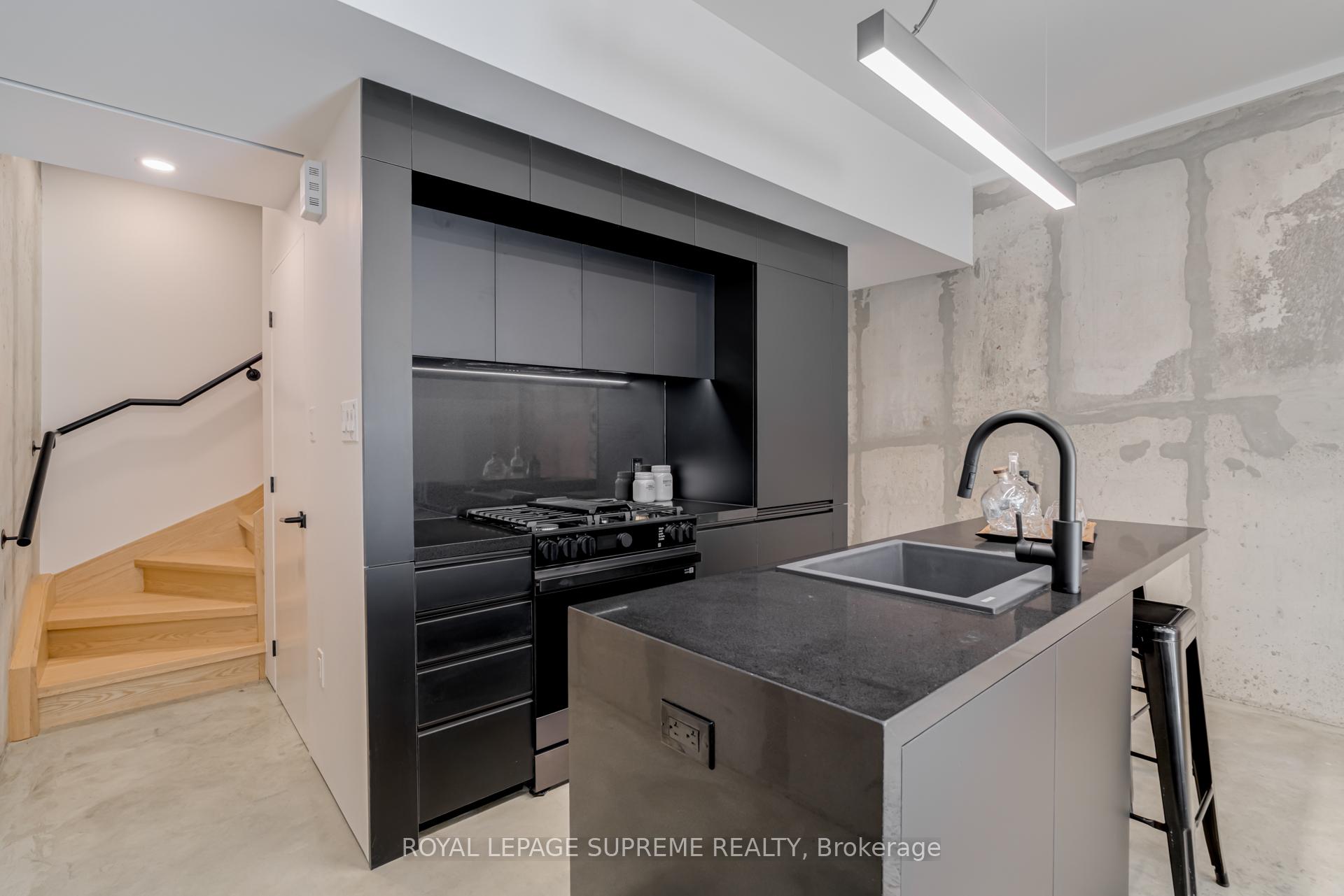 101 Bernice Crescent 2, Toronto W03 Unit: 2