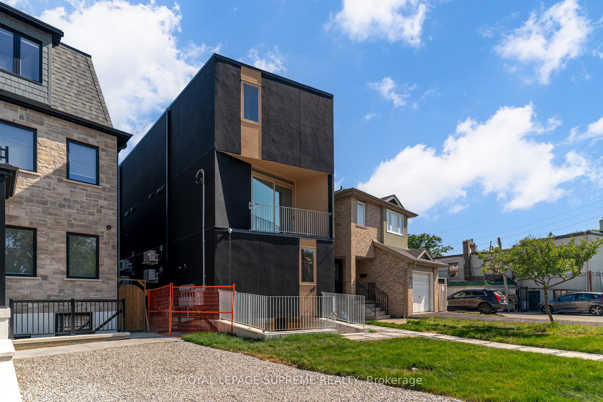 101 Bernice Crescent 2, Toronto W03 Unit: 2