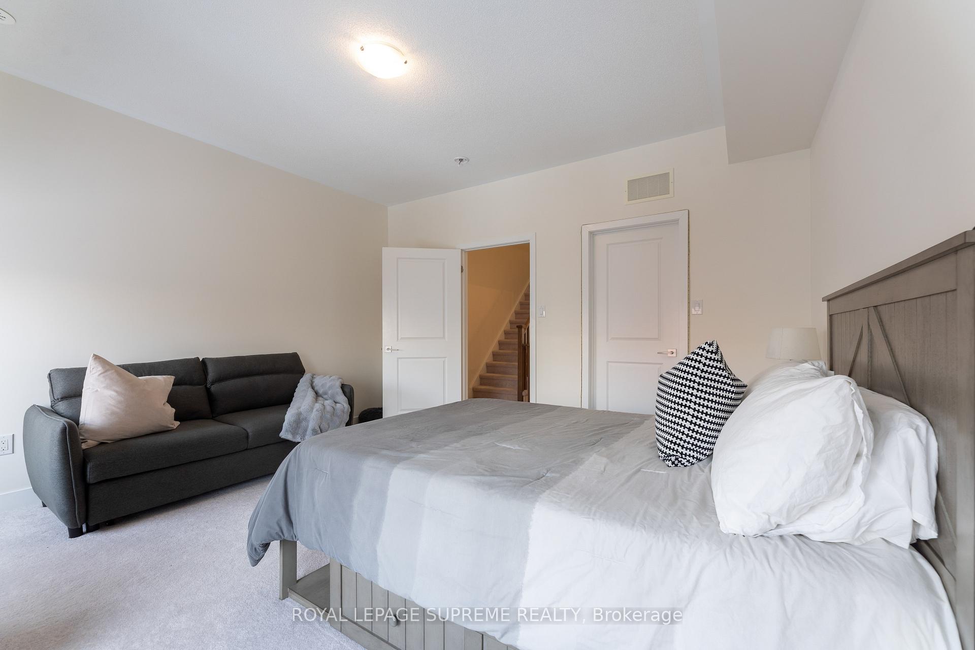 115 William Duncan Road, Toronto W05