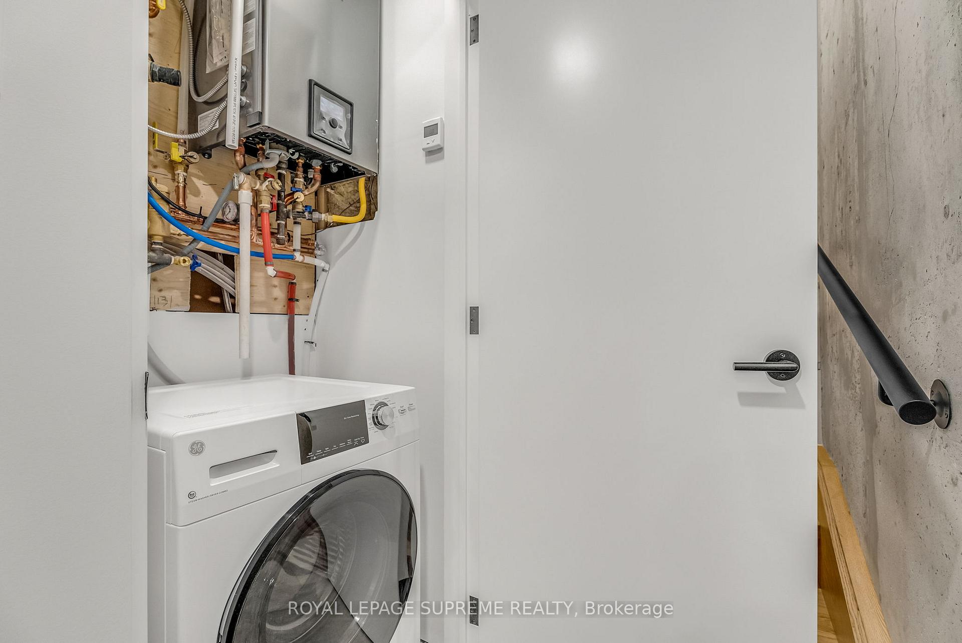 101 Bernice Crescent 1, Toronto W03 Unit: 1
