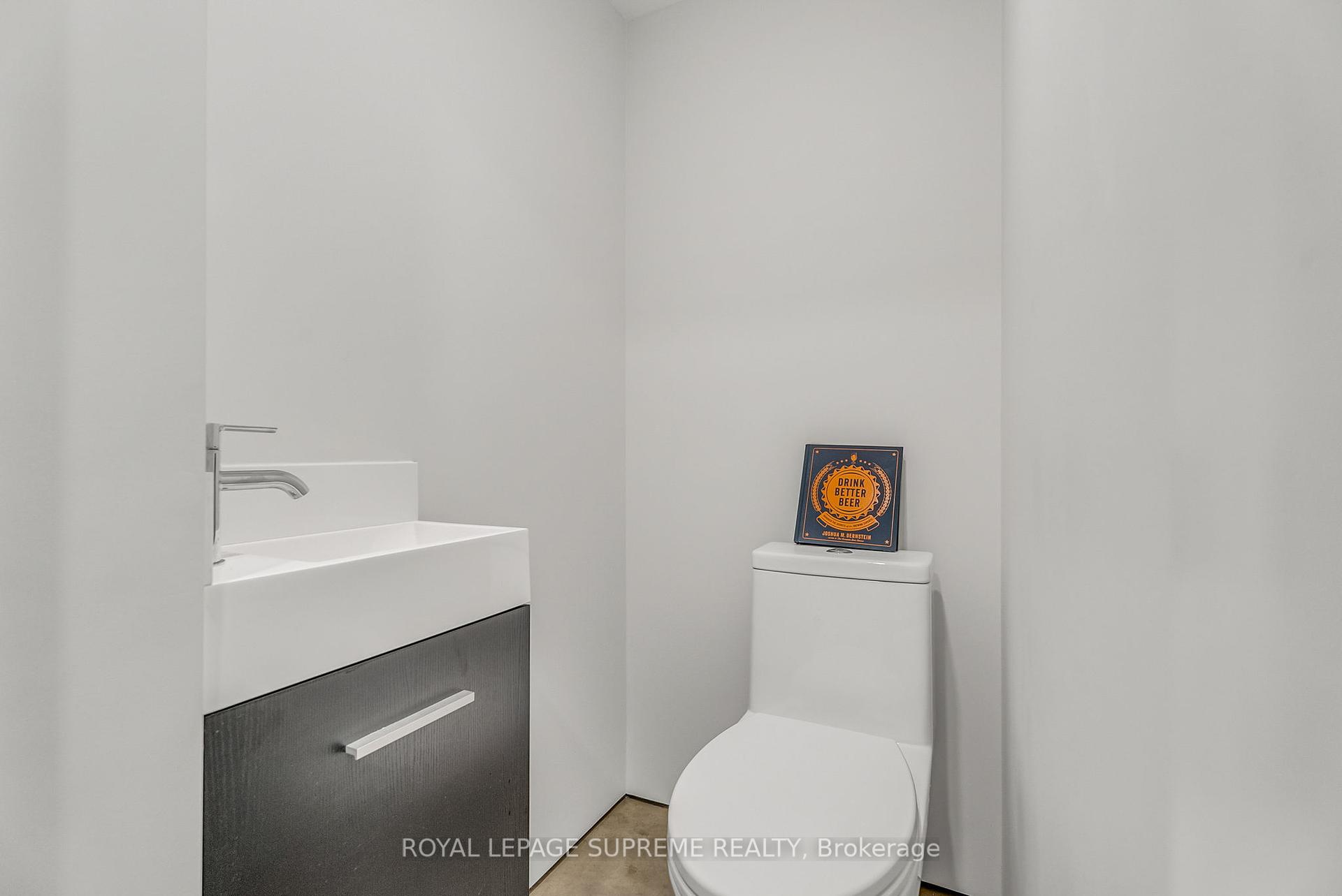 101 Bernice Crescent 1, Toronto W03 Unit: 1