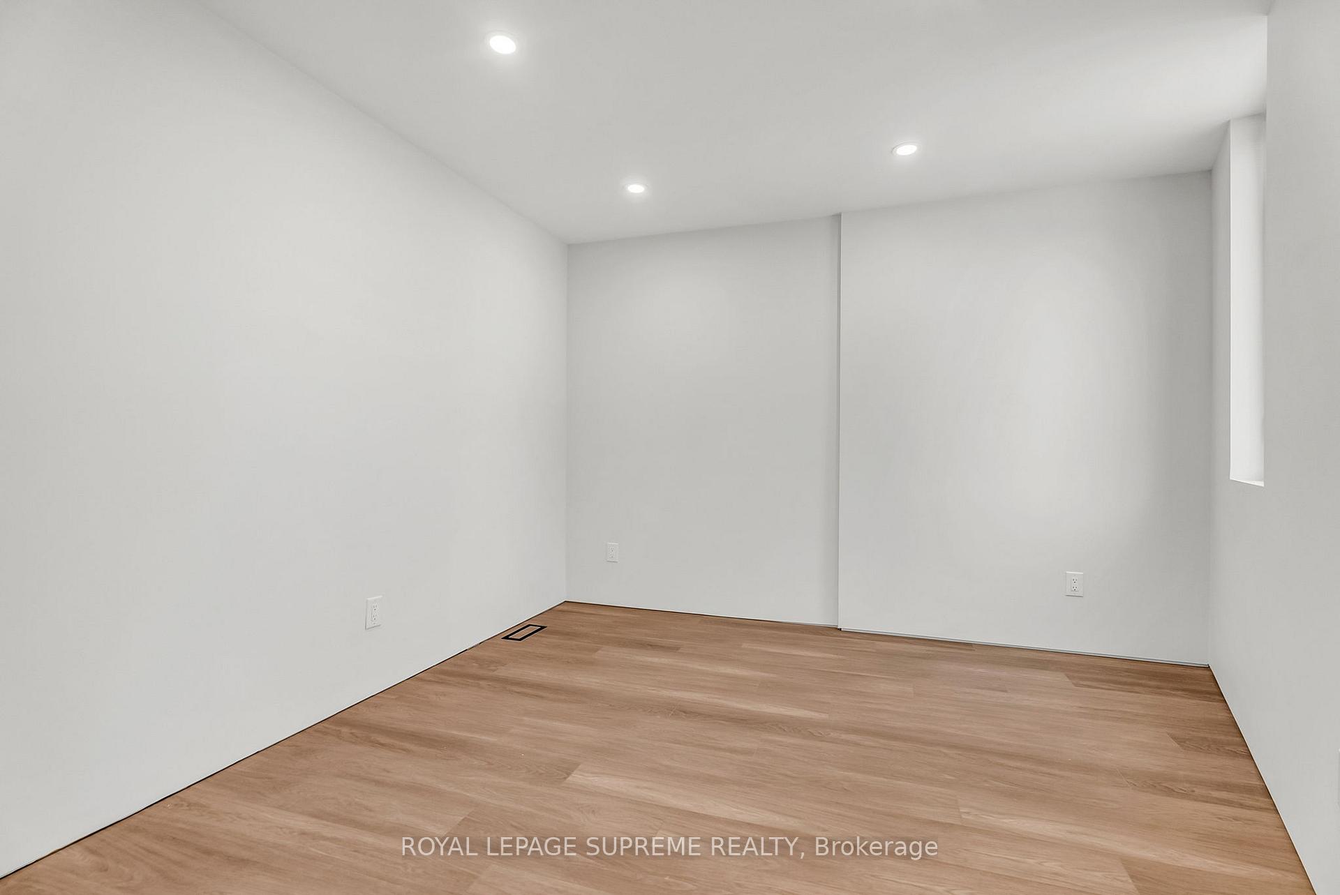 101 Bernice Crescent 1, Toronto W03 Unit: 1