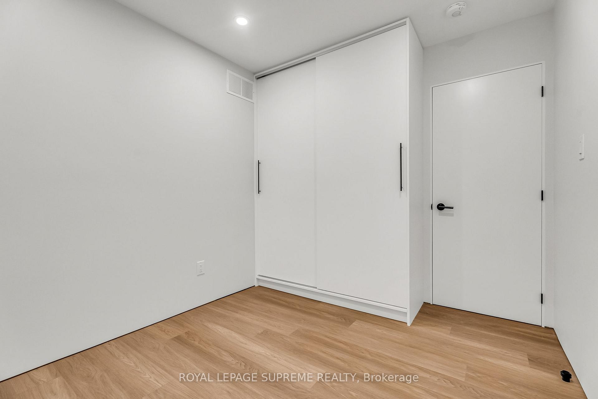 101 Bernice Crescent 1, Toronto W03 Unit: 1