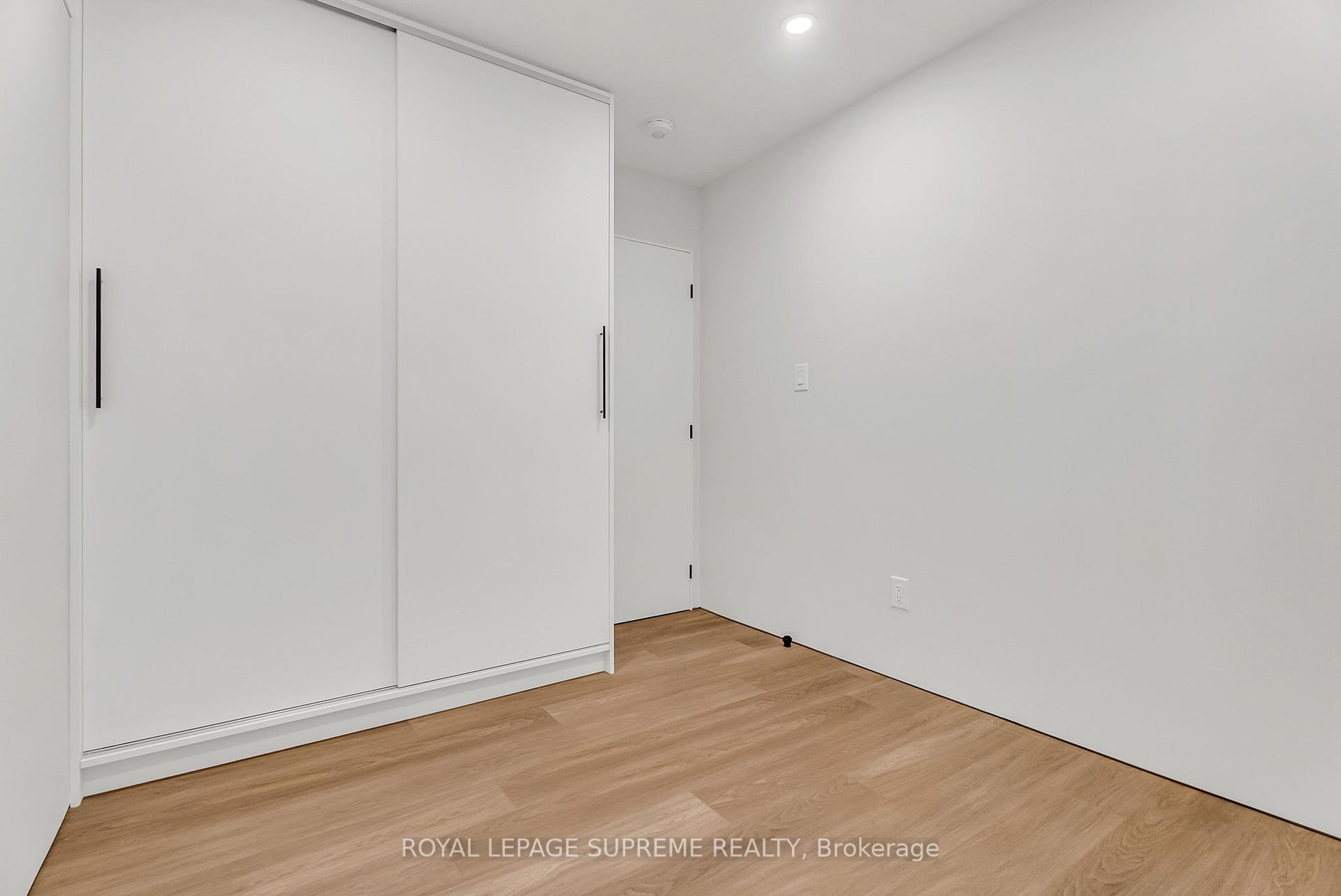 101 Bernice Crescent 1, Toronto W03 Unit: 1