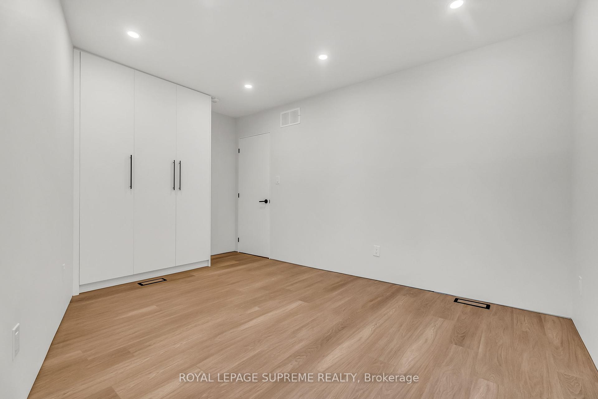 101 Bernice Crescent 1, Toronto W03 Unit: 1