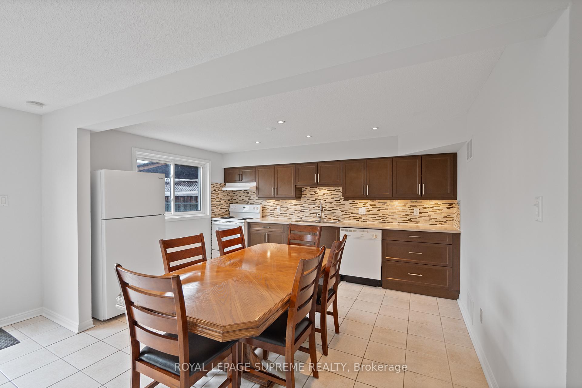 28 Clubhouse Court, Toronto W05