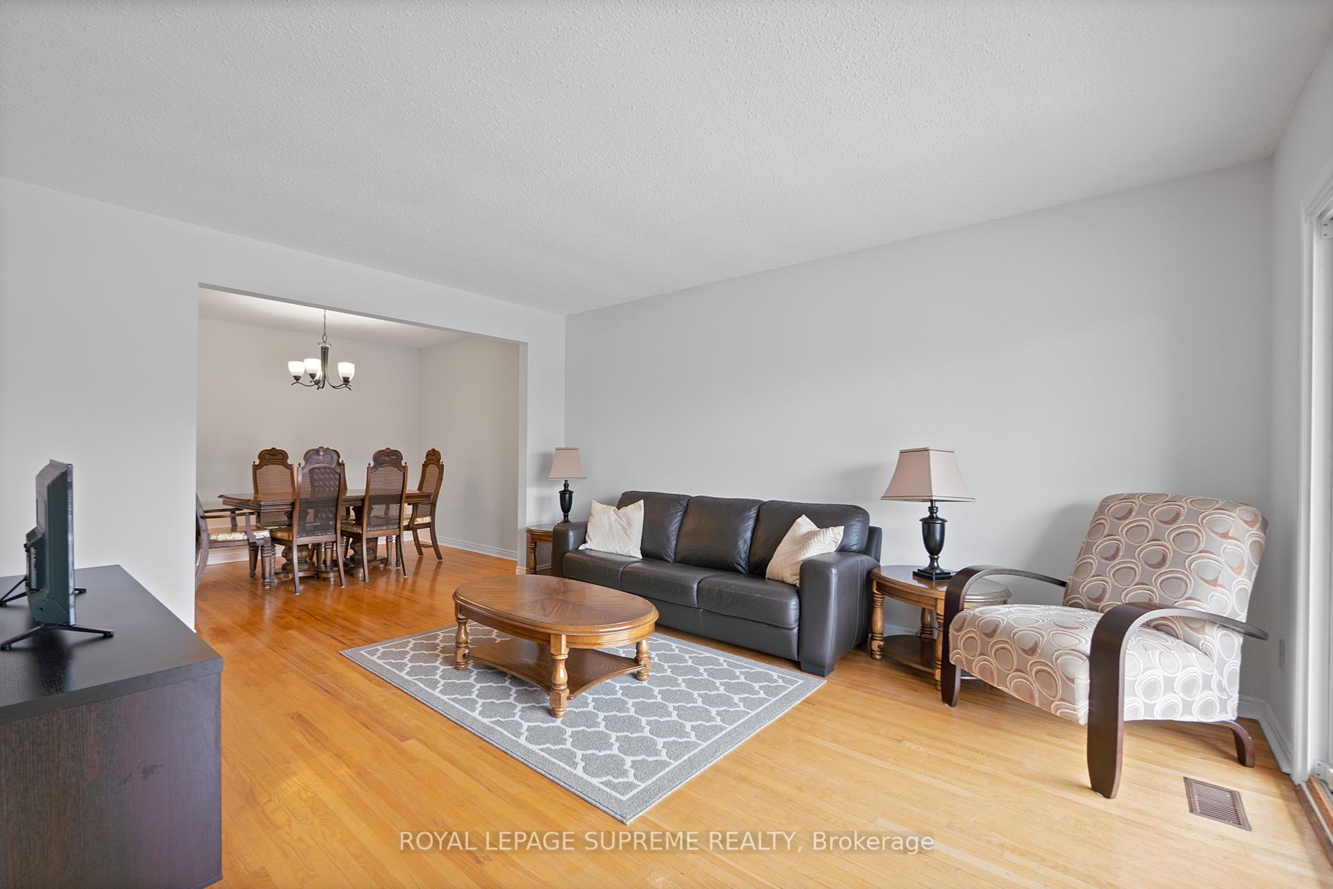 28 Clubhouse Court, Toronto W05
