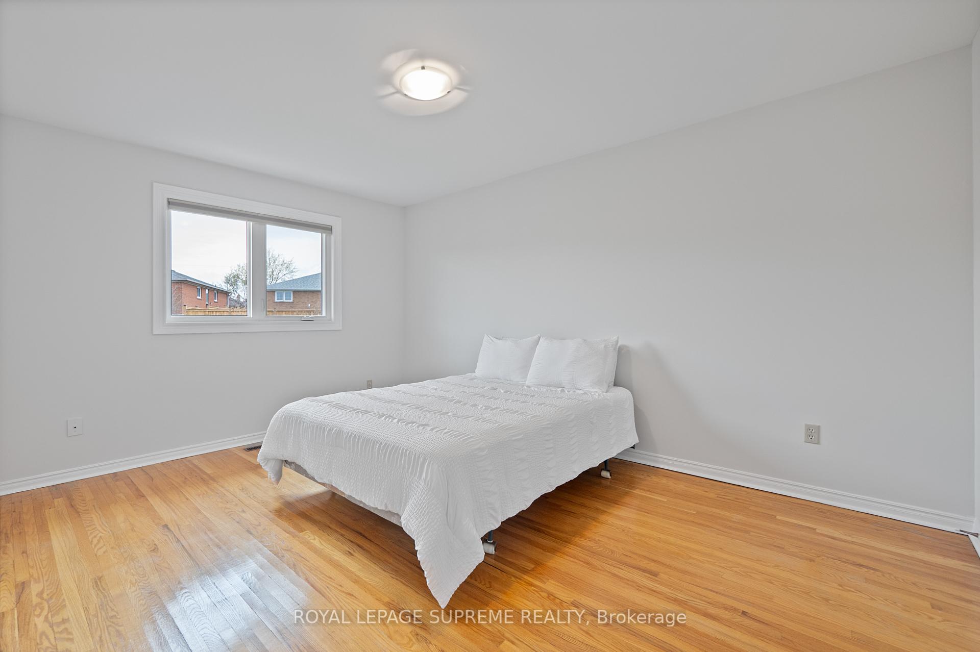 28 Clubhouse Court, Toronto W05