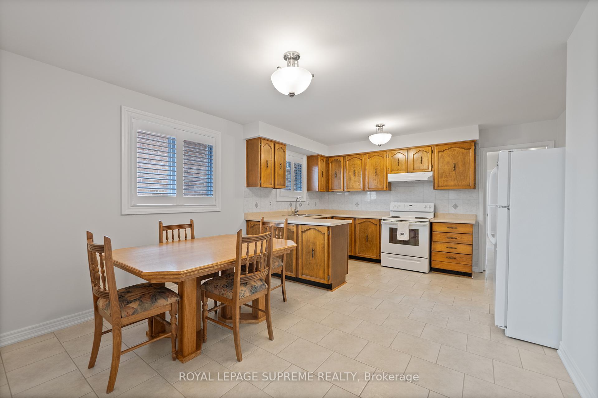 28 Clubhouse Court, Toronto W05