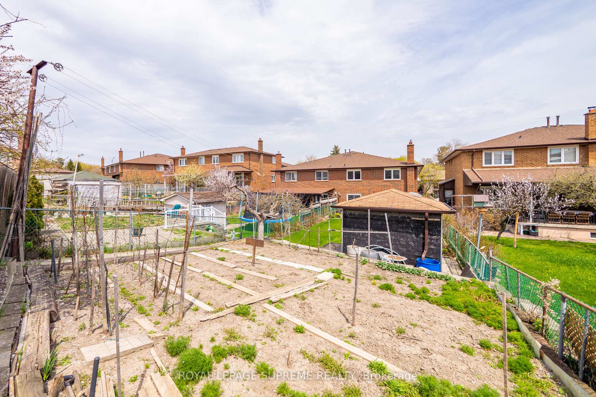 28 Clubhouse Court, Toronto W05
