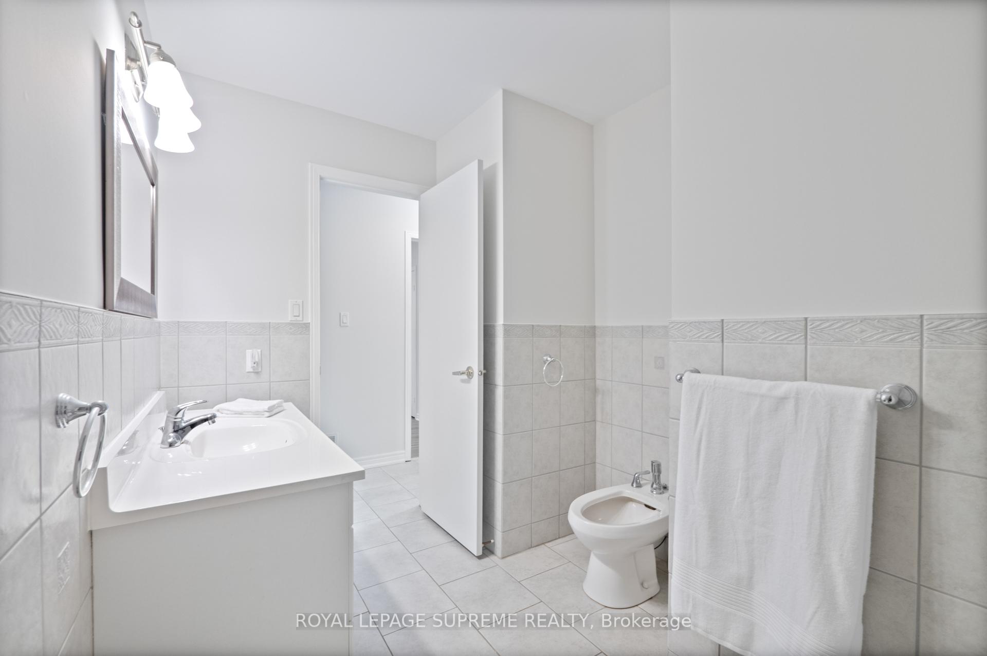 28 Clubhouse Court, Toronto W05