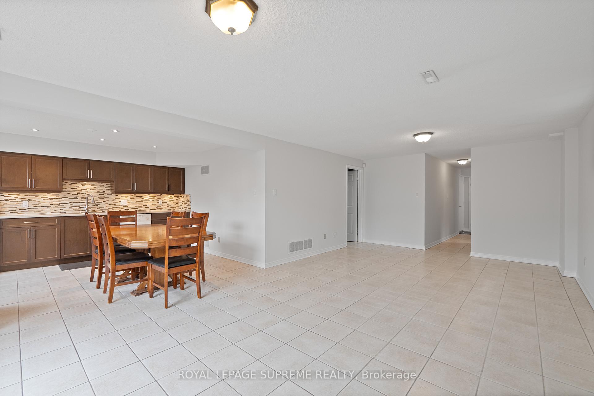 28 Clubhouse Court, Toronto W05