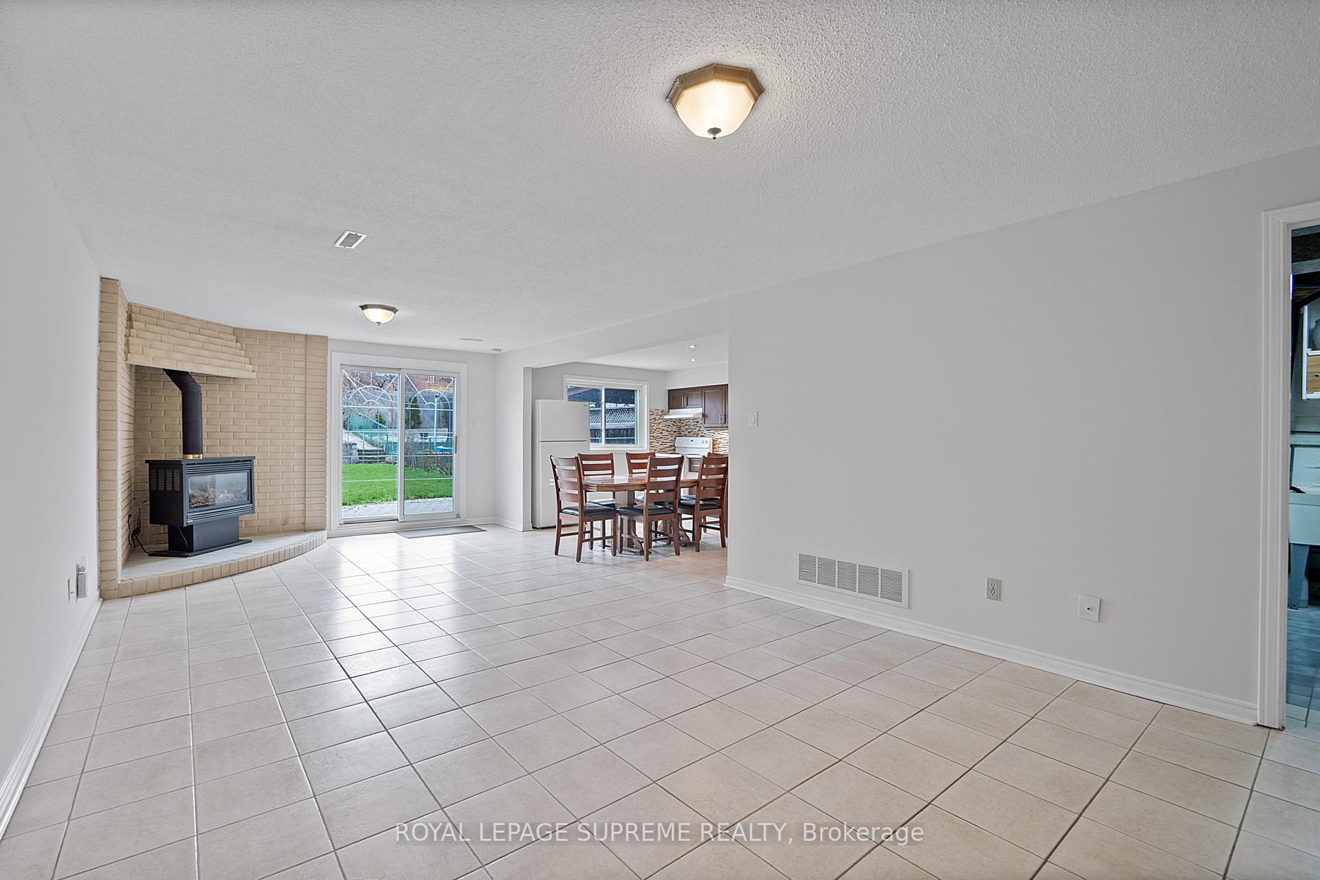 28 Clubhouse Court, Toronto W05