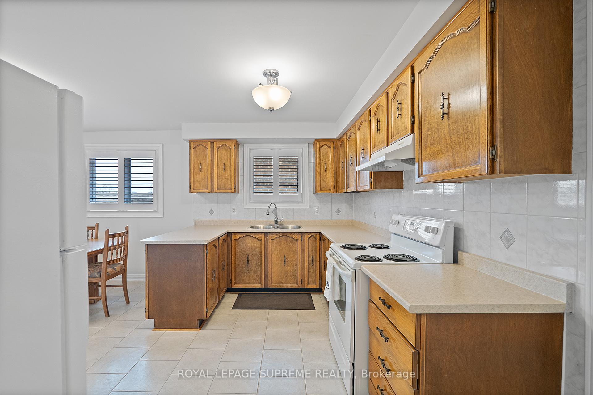28 Clubhouse Court, Toronto W05