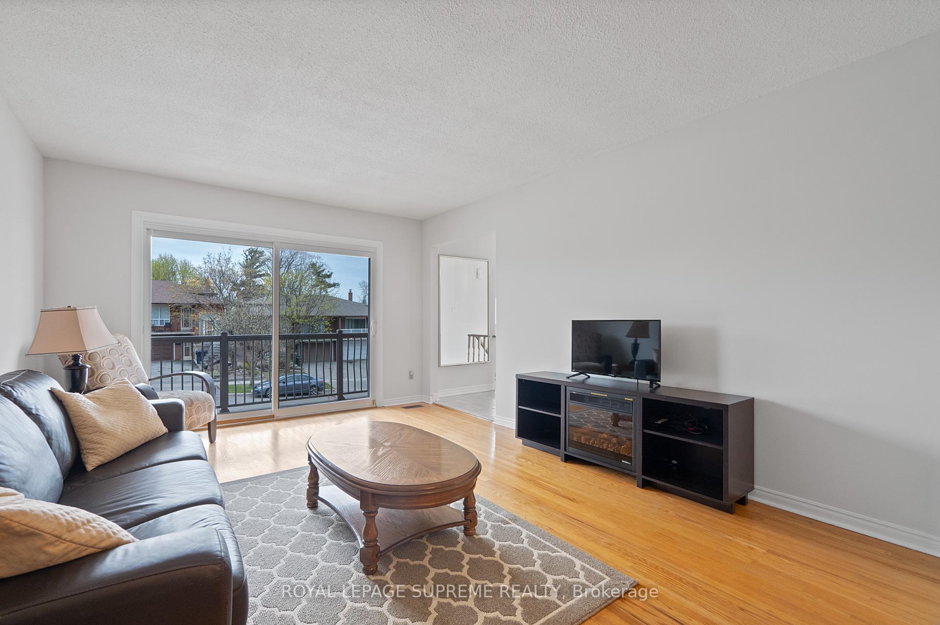 28 Clubhouse Court, Toronto W05