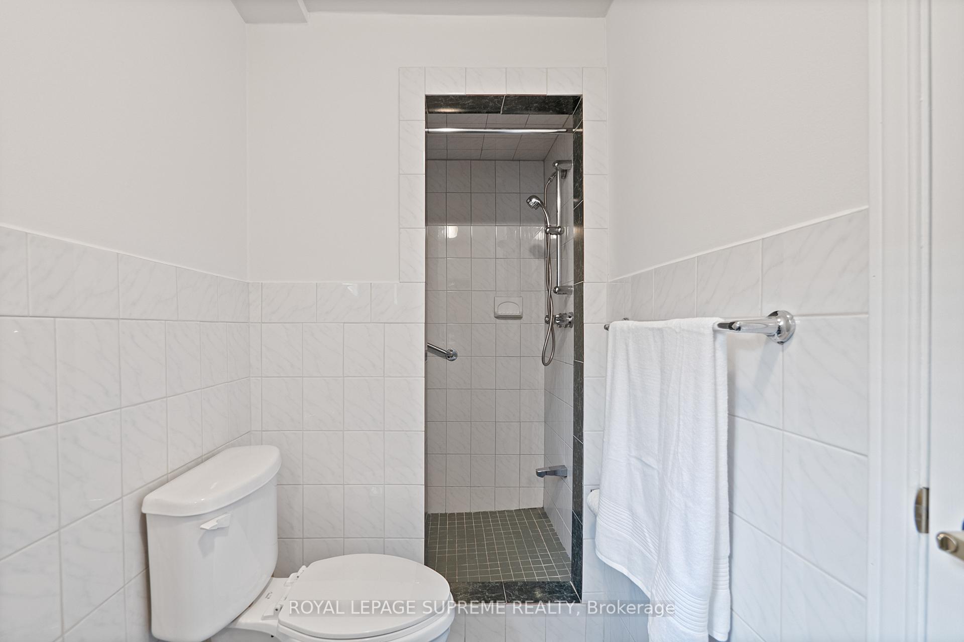 28 Clubhouse Court, Toronto W05